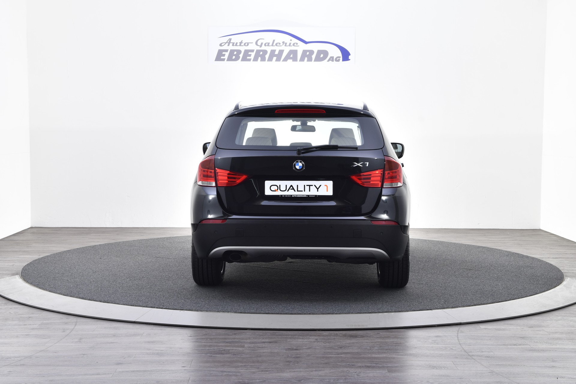 BMW X1 sDrive 20d Efficient-Dynamics Edition-showroom-element-3