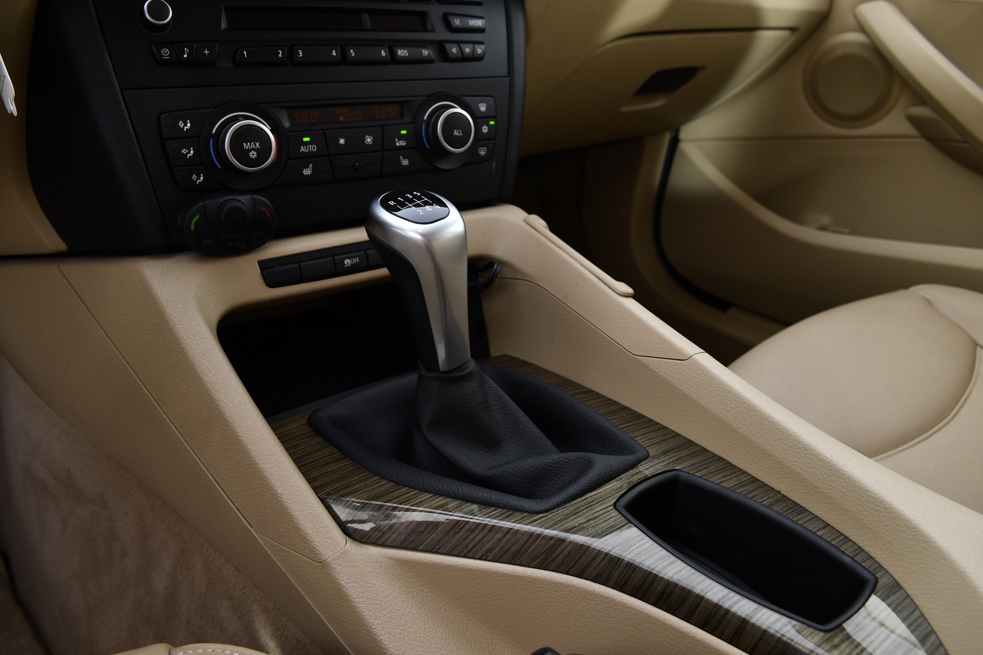 BMW X1 sDrive 20d Efficient-Dynamics Edition-image-12
