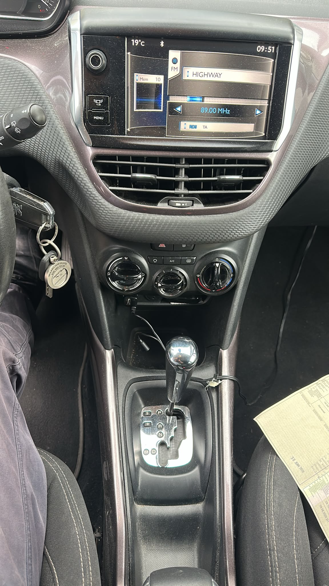 PEUGEOT 2008 1.6 VTI Allure Automatic-image-2