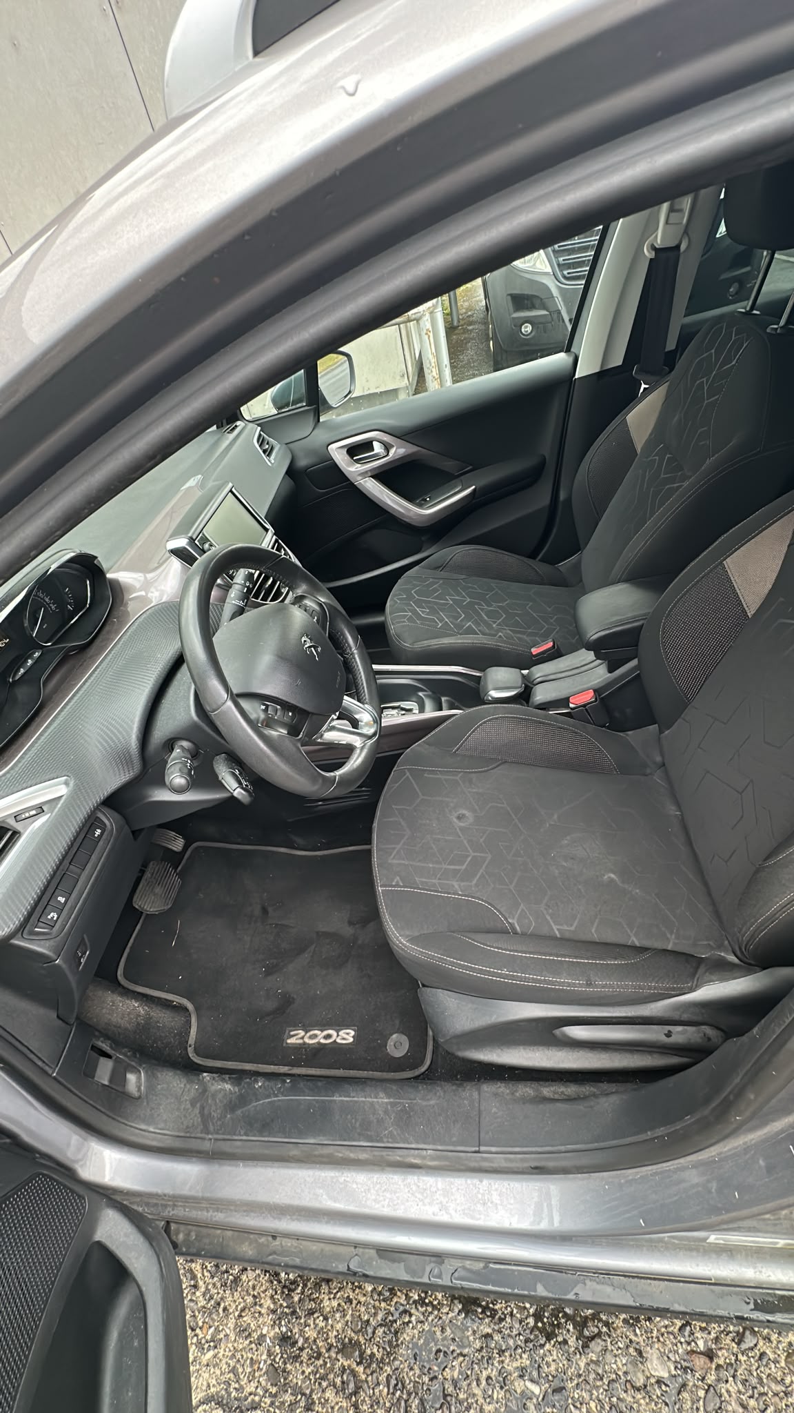 PEUGEOT 2008 1.6 VTI Allure Automatic-image-1