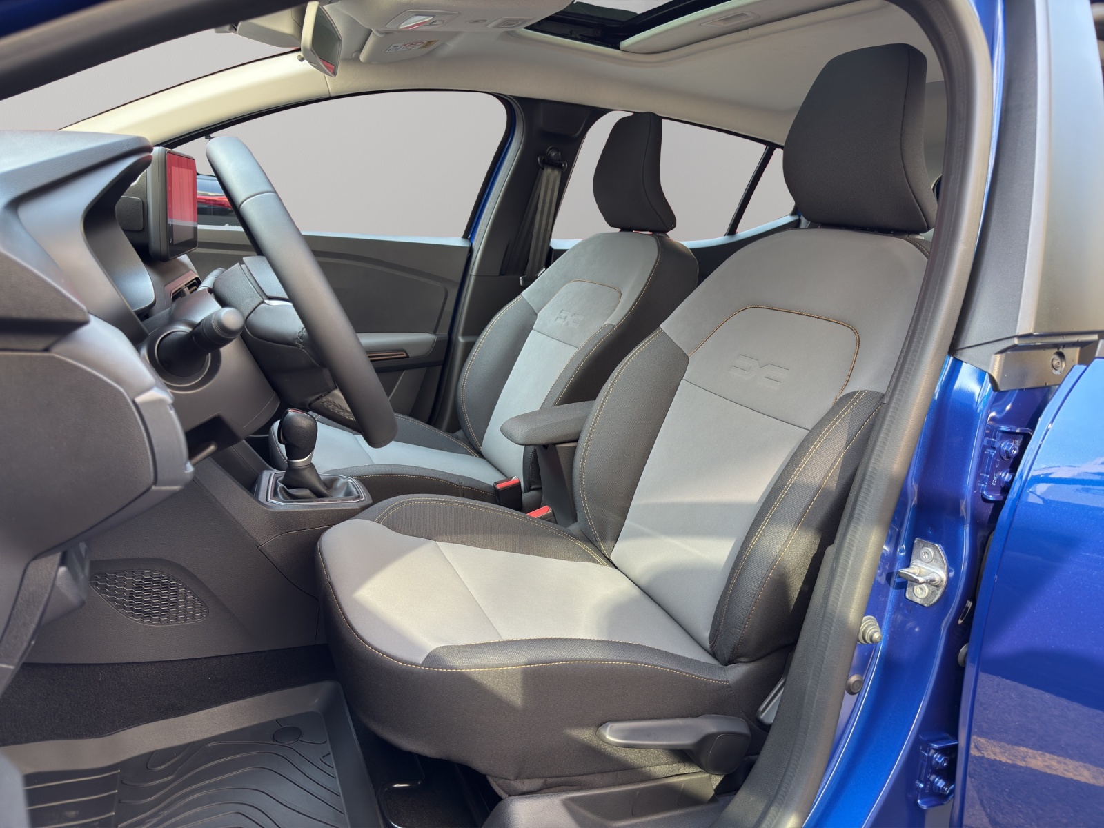 DACIA Sandero Stepway TCe 90 Extreme CVT-image-3