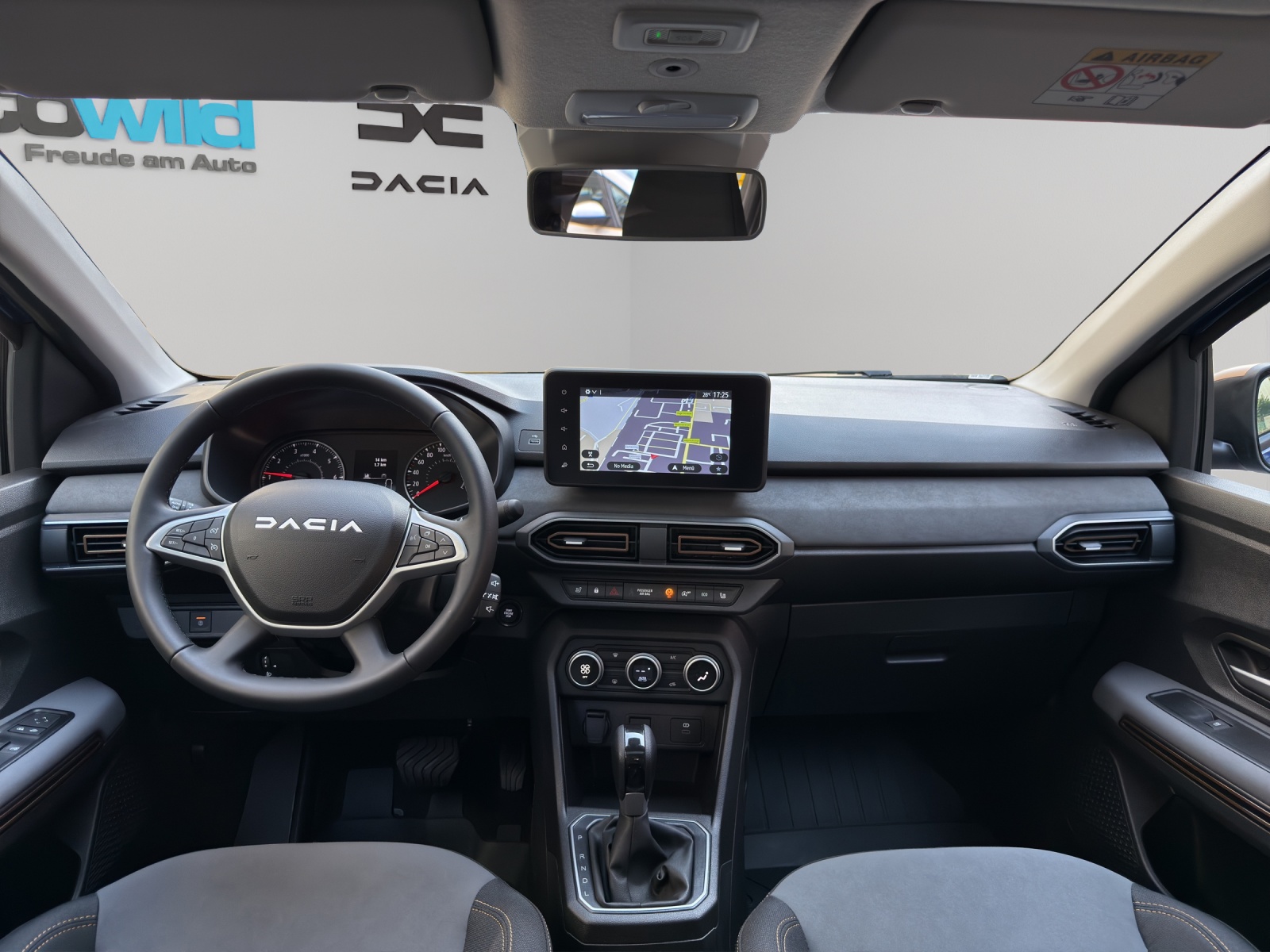 DACIA Sandero Stepway TCe 90 Extreme CVT-image-2