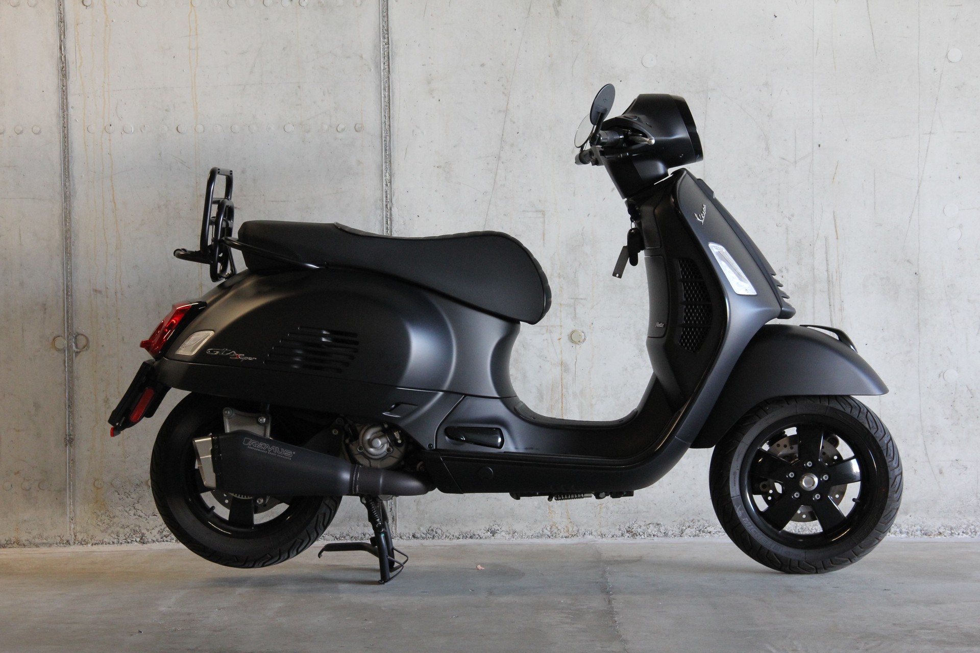 PIAGGIO Vespa GTS 300 HPE Super Notte ABS/ASR-image-0