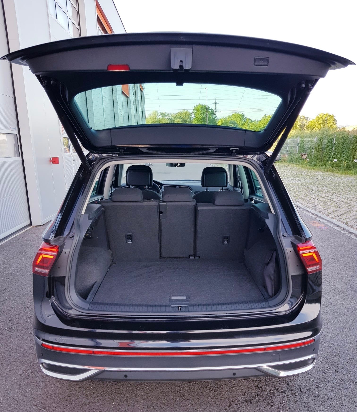 VW Tiguan 2.0TSI Elegance 4Motion DSG Leasing Finanzierung Möglich-image-6