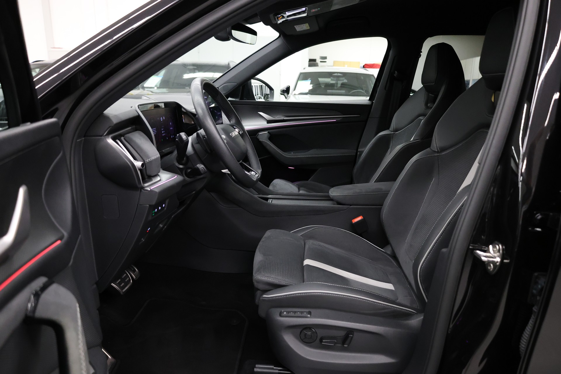 SKODA Kodiaq 2.0 TDI SportLine-image-12