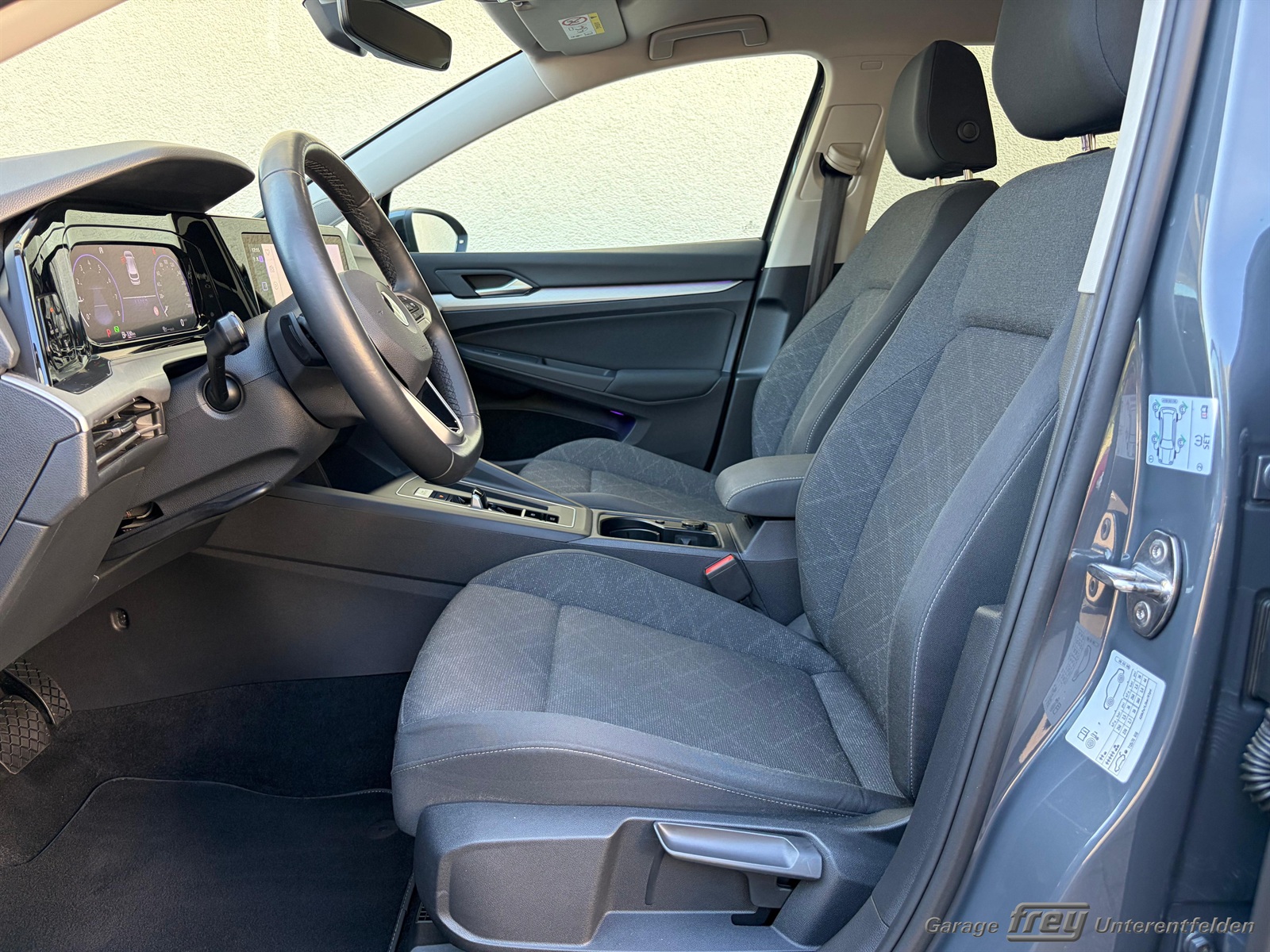 VW Golf 1.5 e TSI ACT Life DSG-image-5