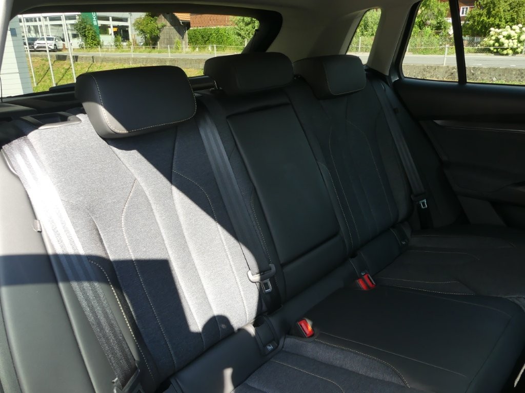 SKODA Elroq 85-image-12