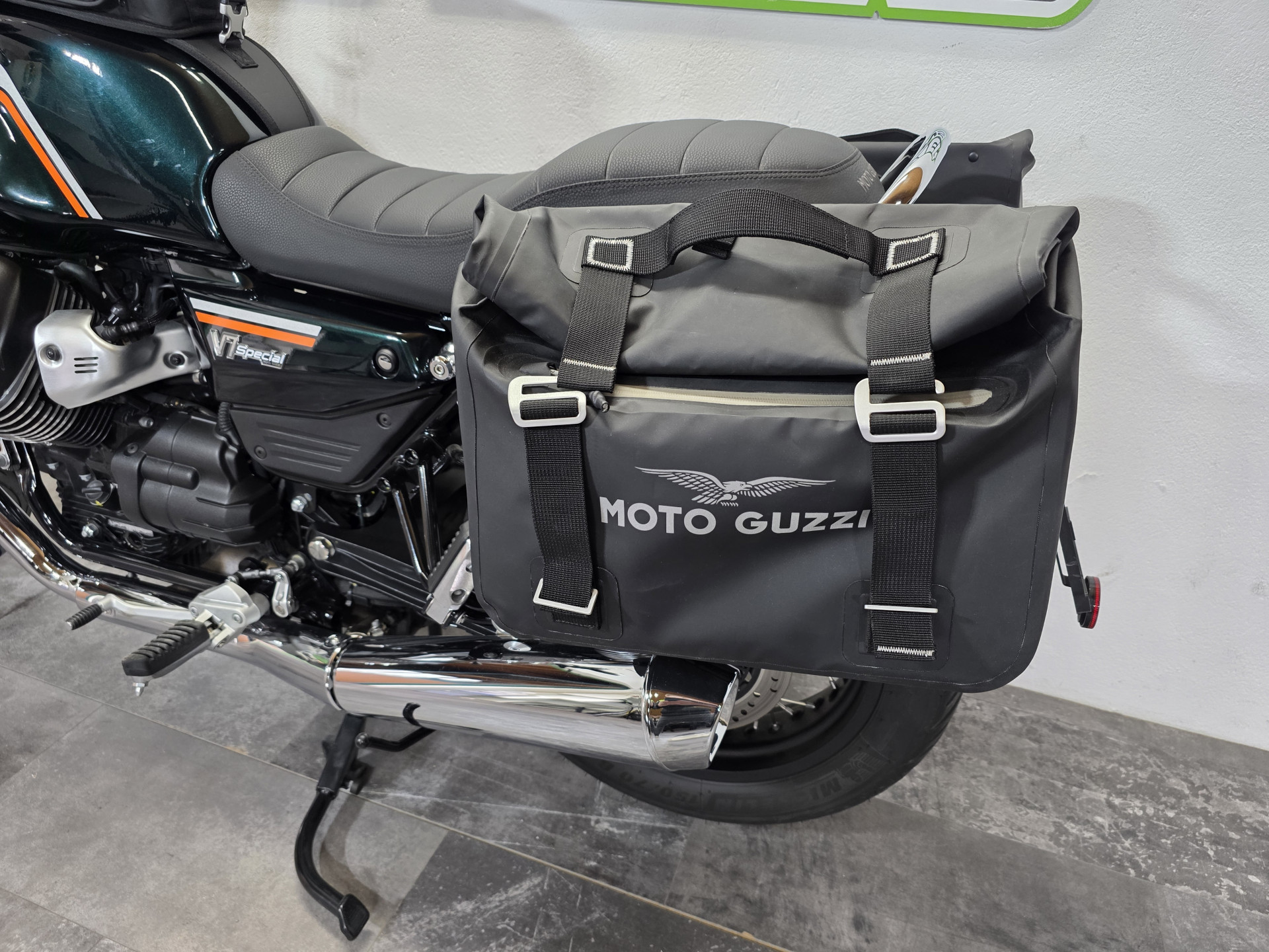 MOTO GUZZI V7 850 Special-image-2