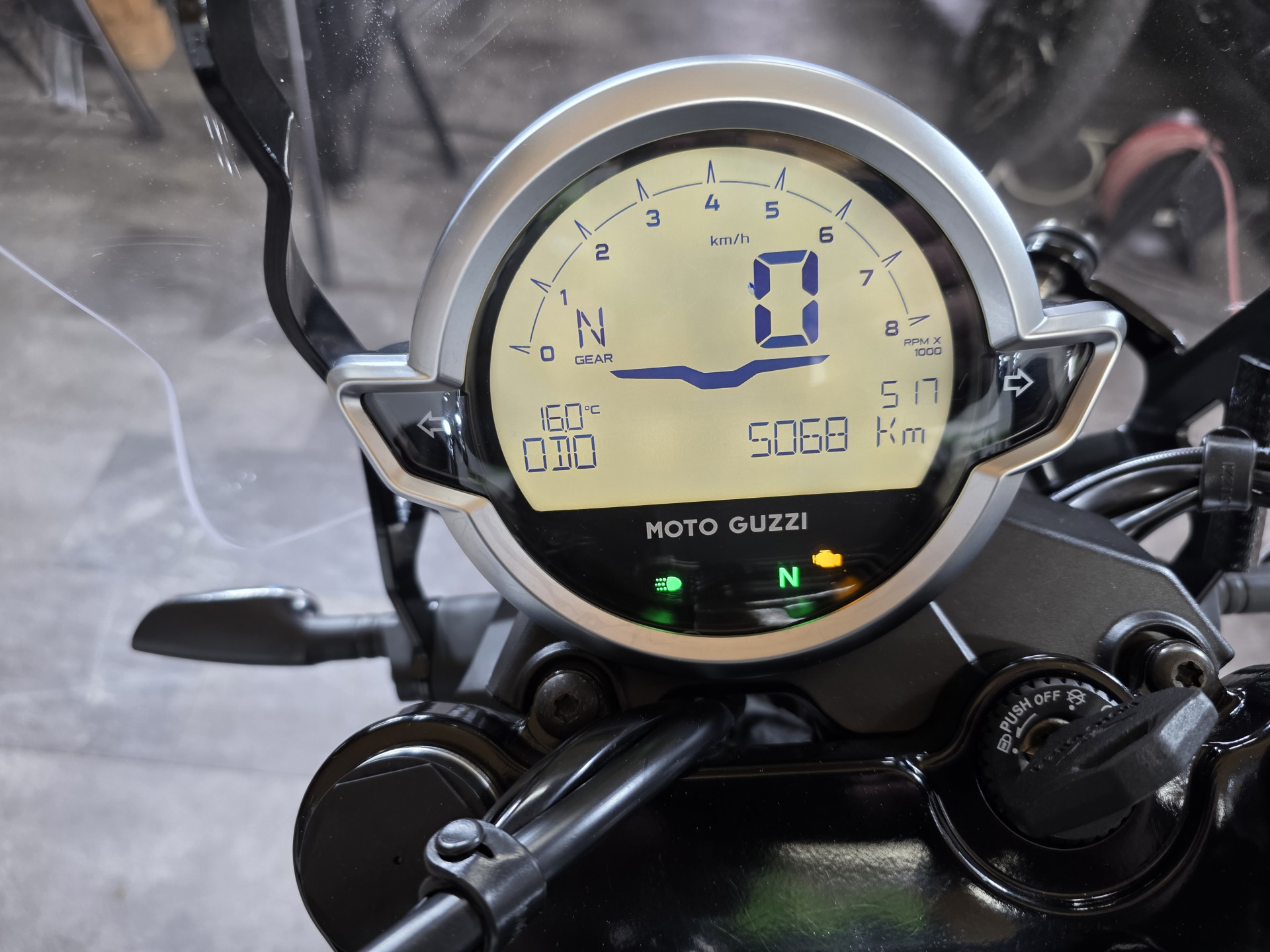 MOTO GUZZI V7 850 Special-image-5
