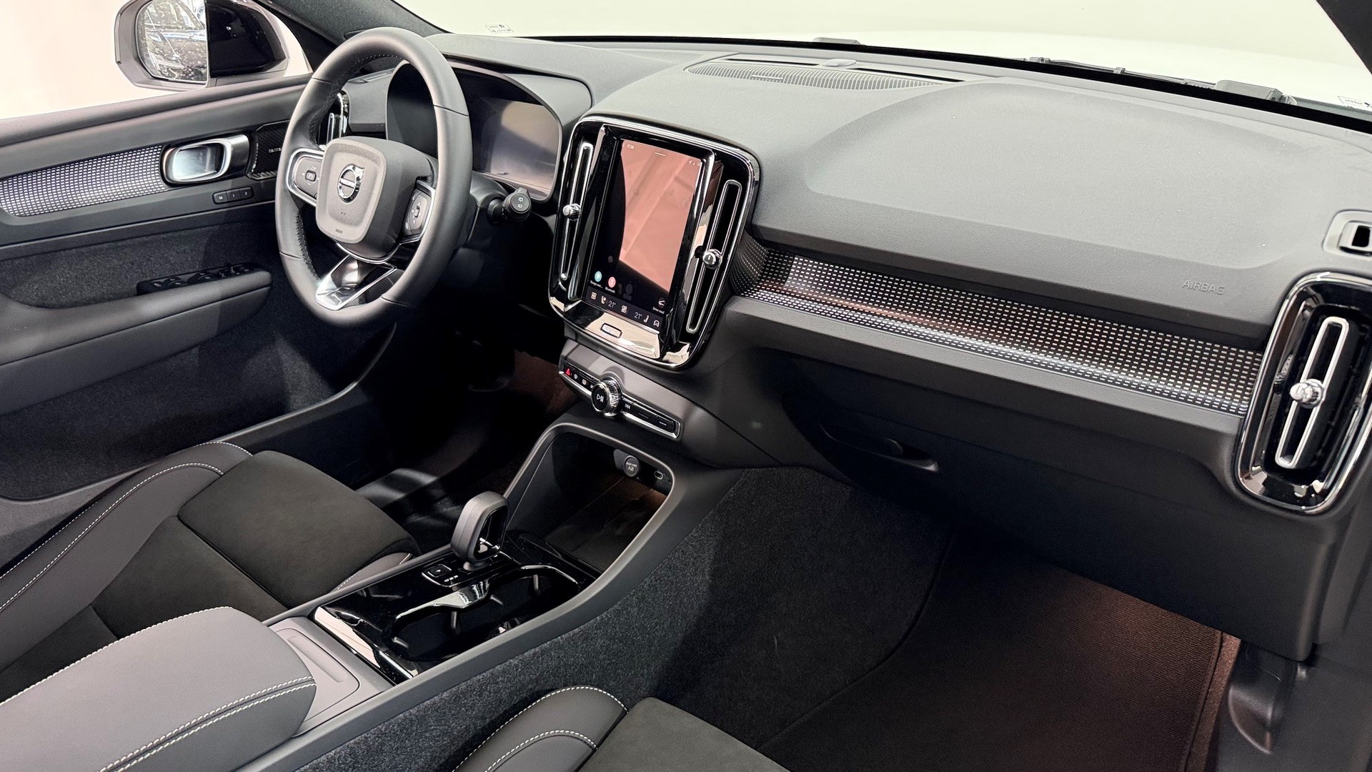 VOLVO EX40 Twin Black Edition AWD-showroom-element-3