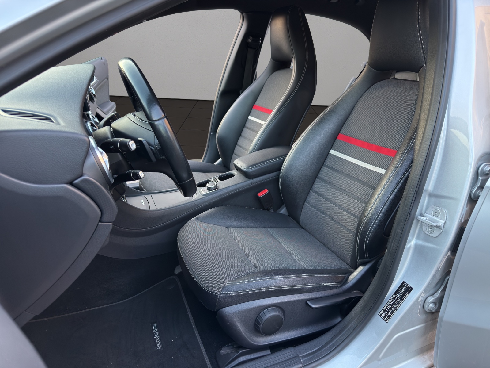 MERCEDES-BENZ A 180 Style 7G-DCT-image-8