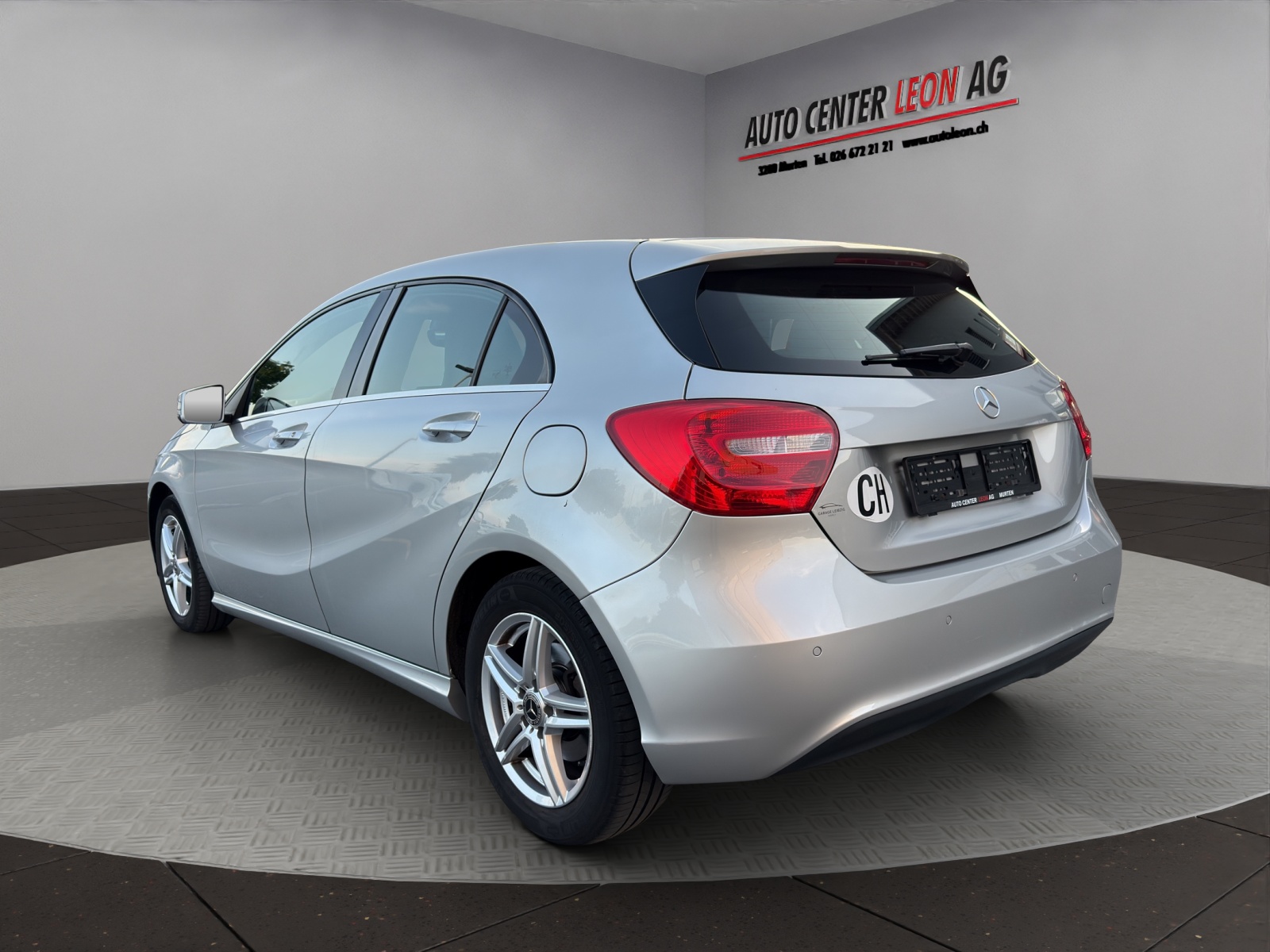 MERCEDES-BENZ A 180 Style 7G-DCT-showroom-element-3