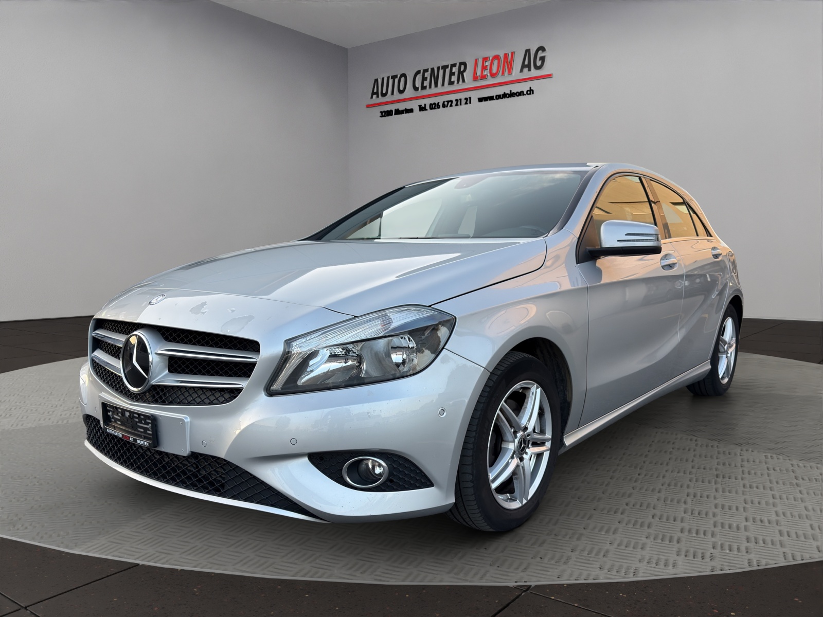 MERCEDES-BENZ A 180 Style 7G-DCT-showroom-element-1