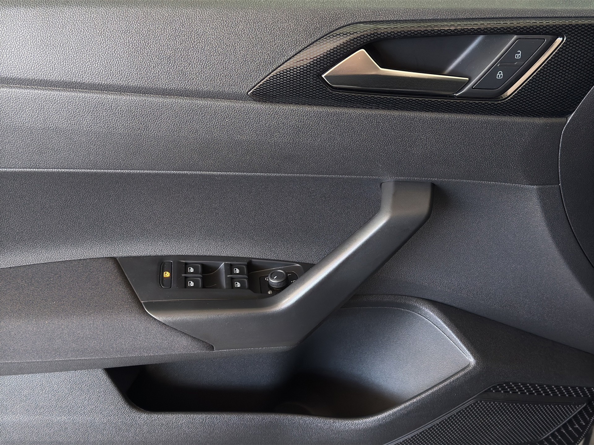 VW Taigo 1.0 TSI Life Business DSG "Navi-RF.-Kamera-Keyless"-image-8