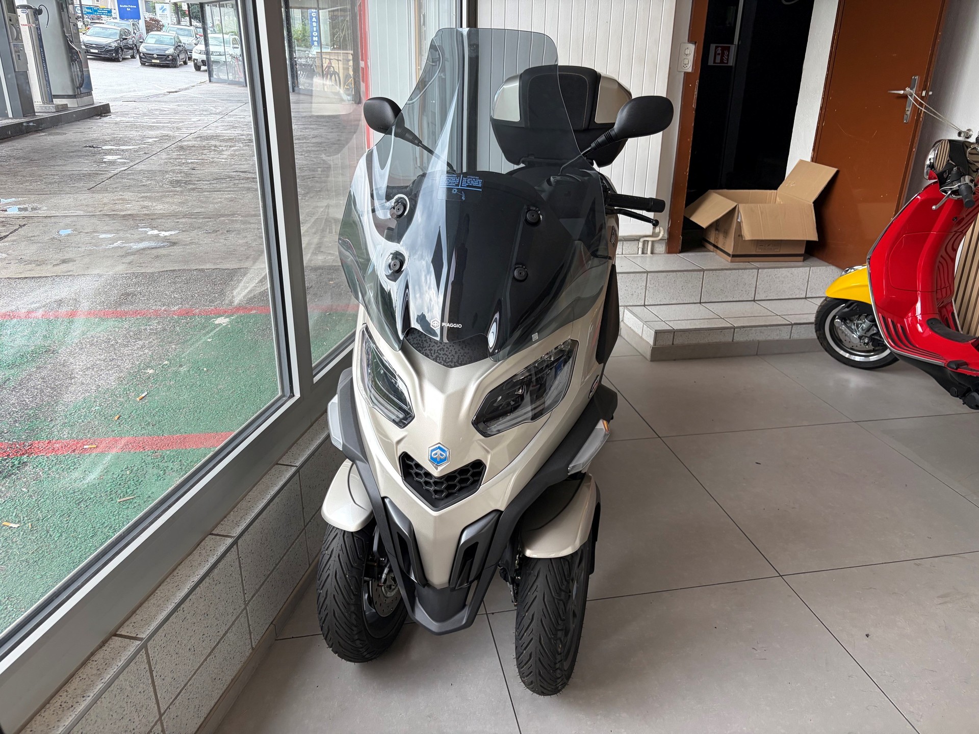 PIAGGIO MP3 400 RST-image-1