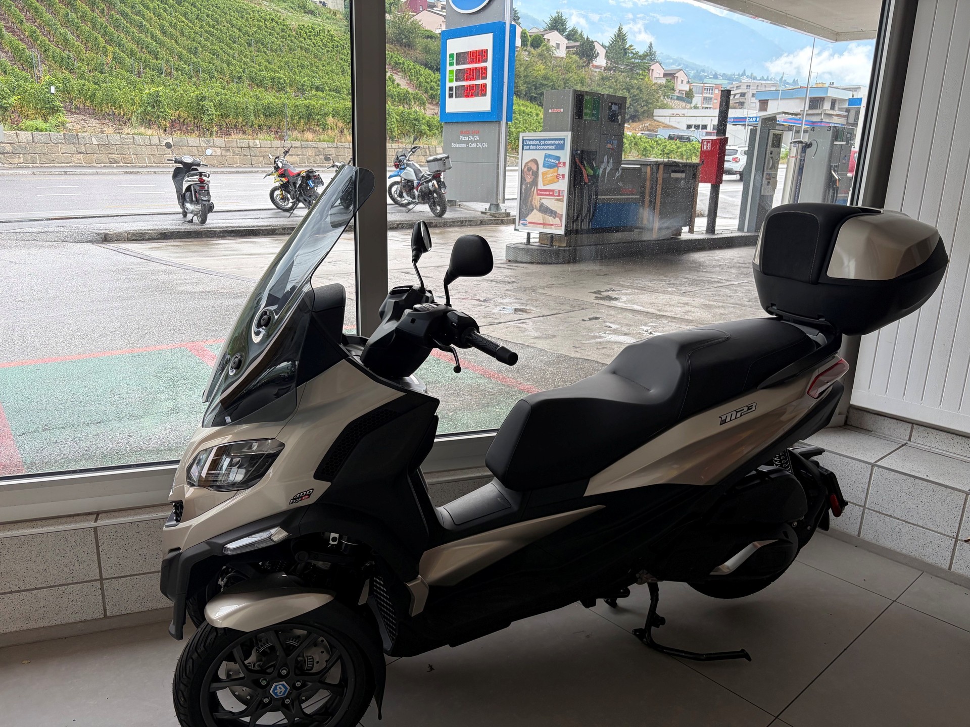 PIAGGIO MP3 400 RST-image-0