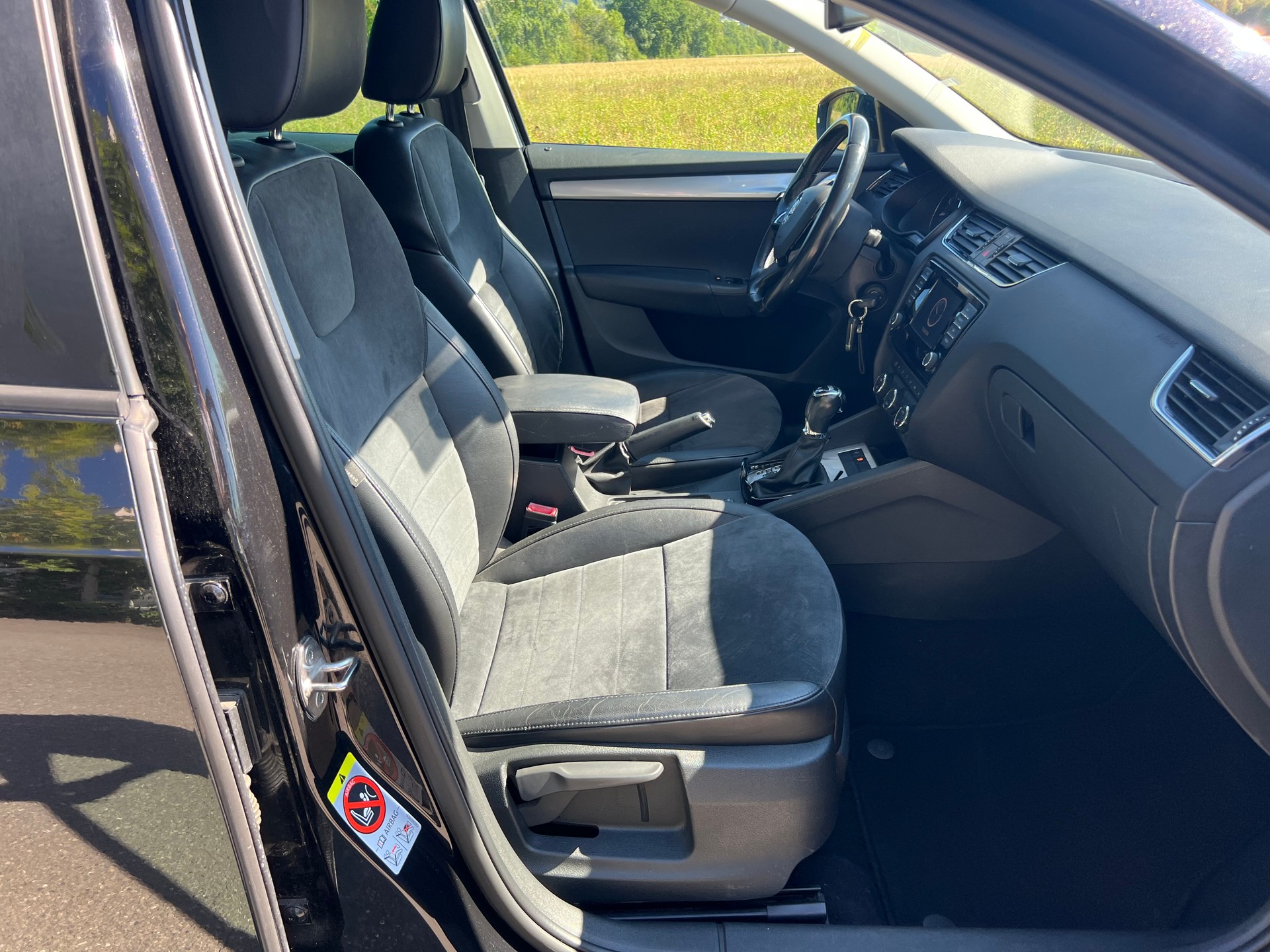 SKODA Octavia Combi 1.8 TSI Elegance 4x4 DSG-image-5