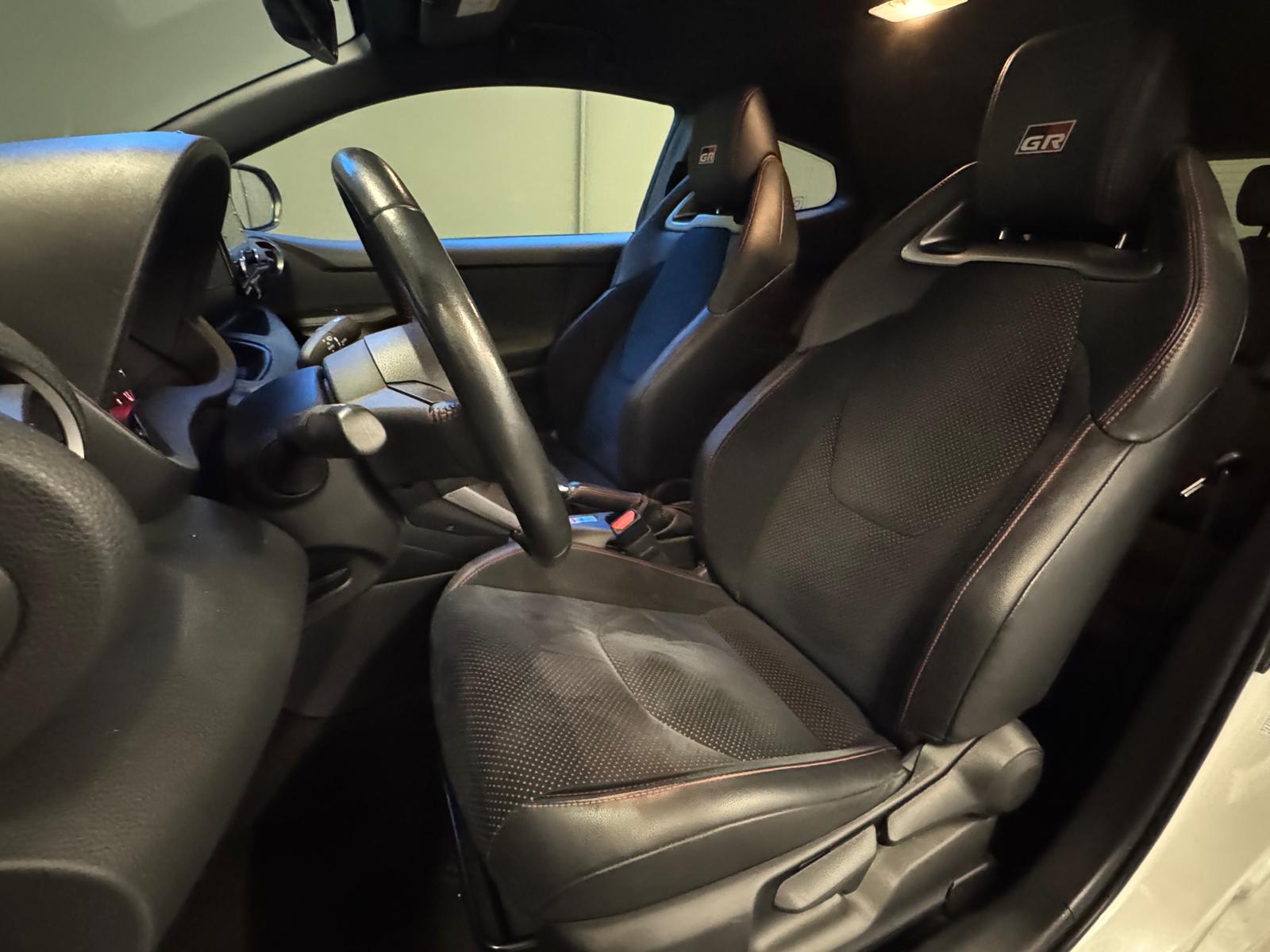 TOYOTA Yaris 1.6 GR Sport-image-9