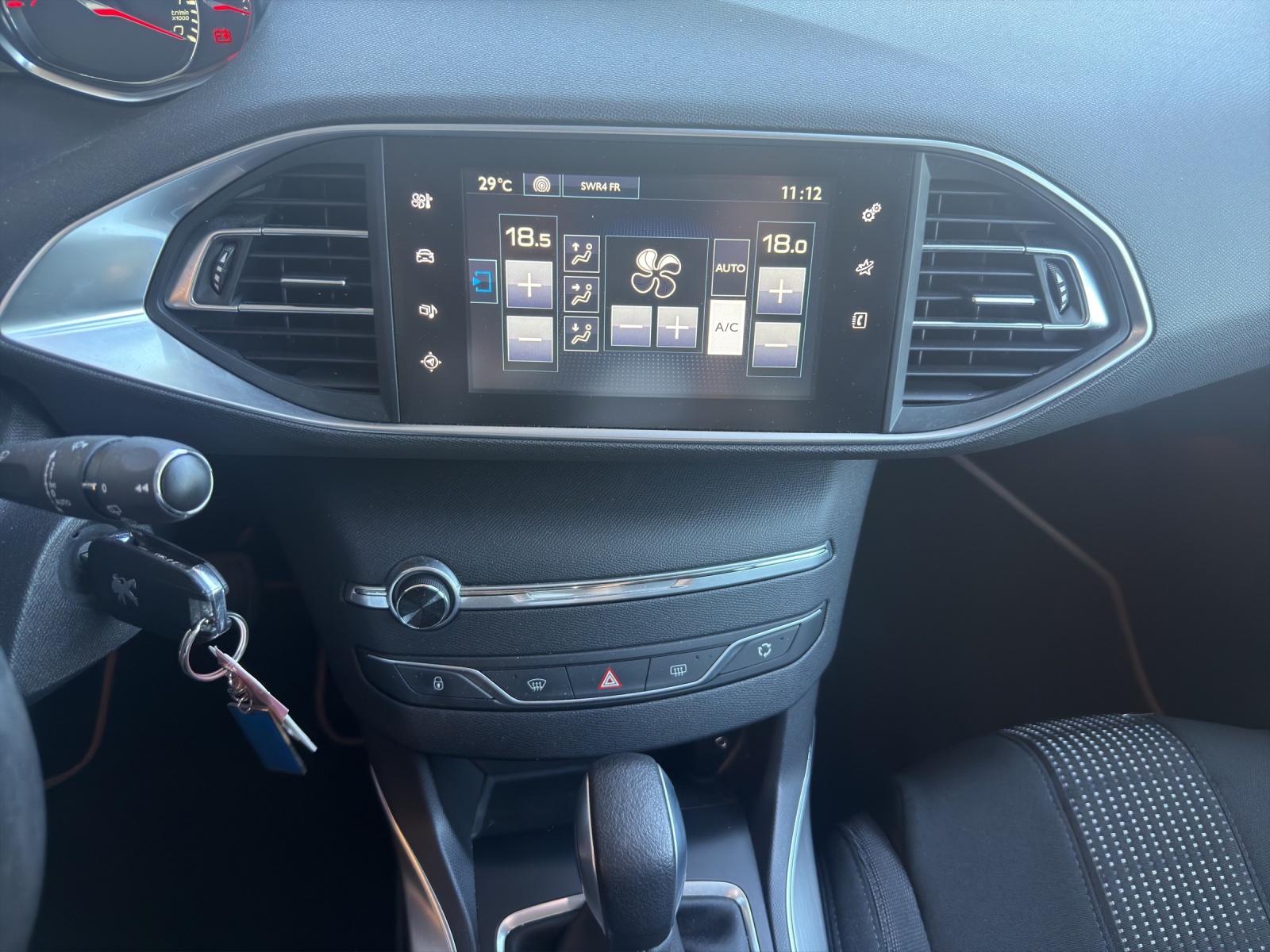 PEUGEOT 308 1.2 THP Active-image-6
