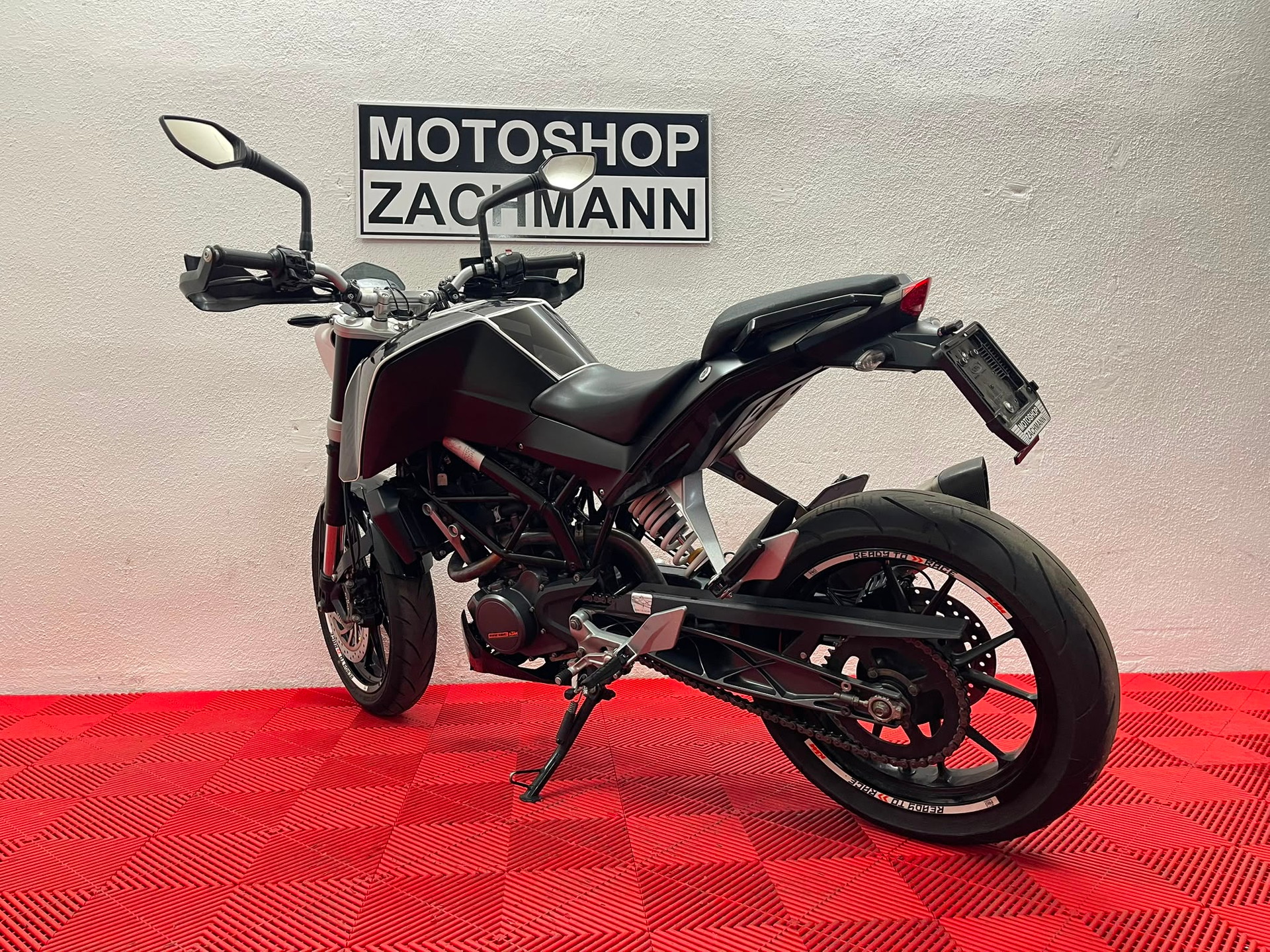 KTM 125 Duke-image-5