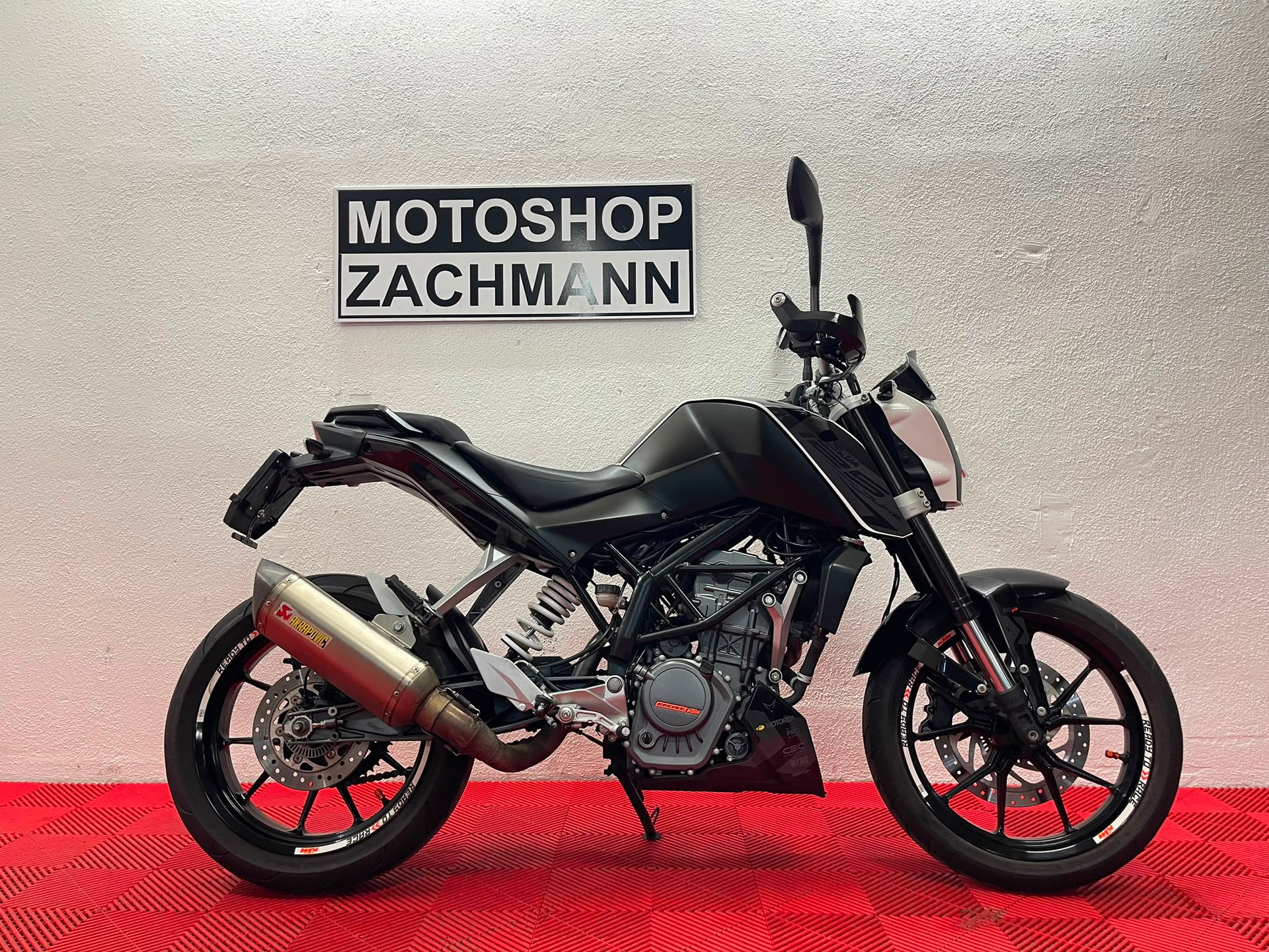 KTM 125 Duke-image-0