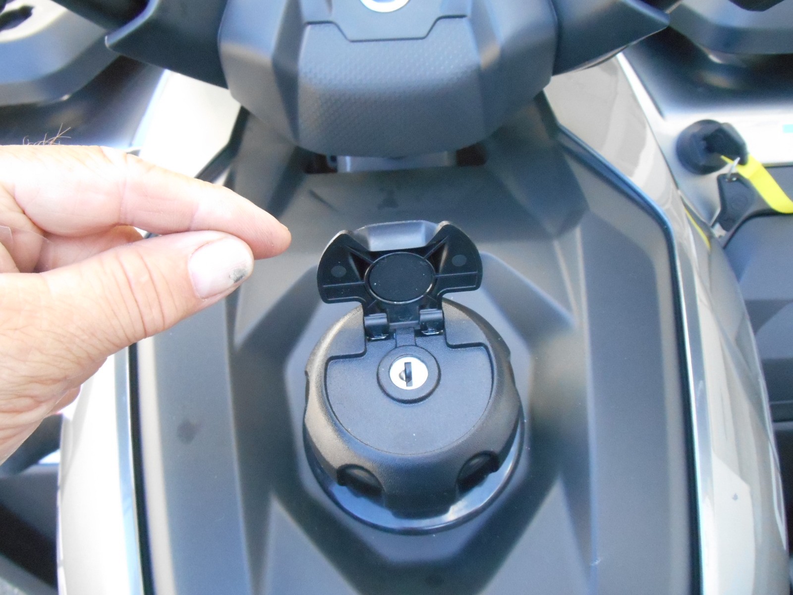 CF MOTO C Force 625 DLXEPS 4x4-image-12