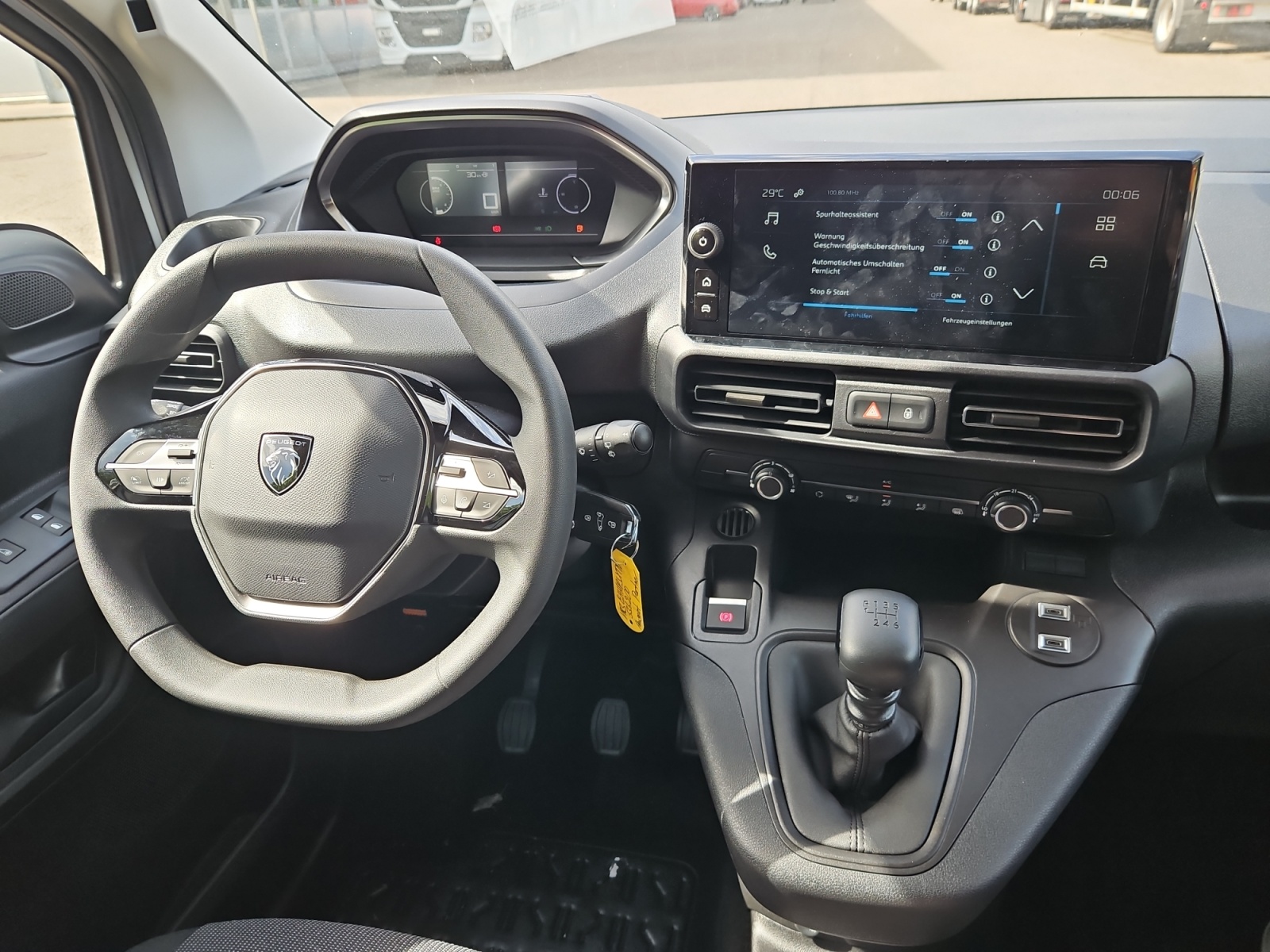 PEUGEOT Partner 1.5 Blue HDi Standard 650kg * Holzboden * Durchladeluke für lange Gegenstände *CarPlay Kabellos-image-7