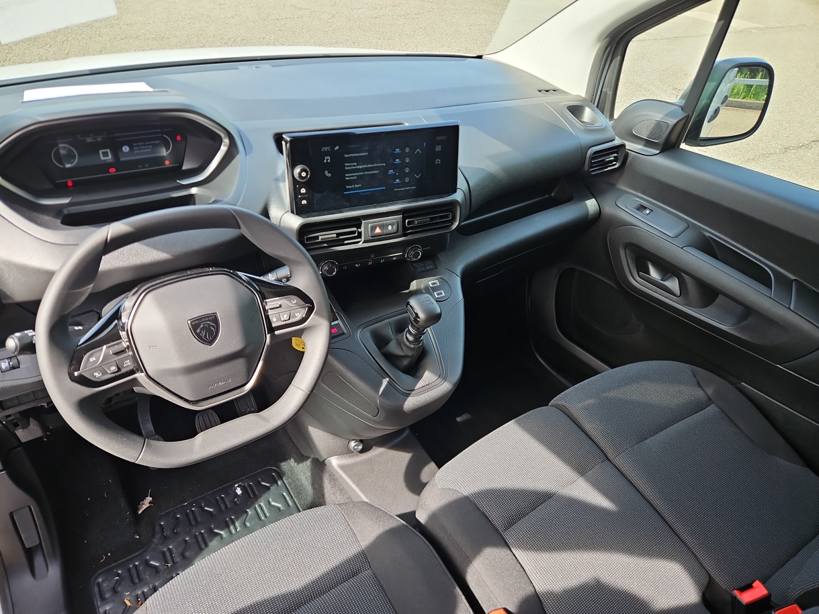 PEUGEOT Partner 1.5 Blue HDi Standard 650kg * Holzboden * Durchladeluke für lange Gegenstände *CarPlay Kabellos-image-6