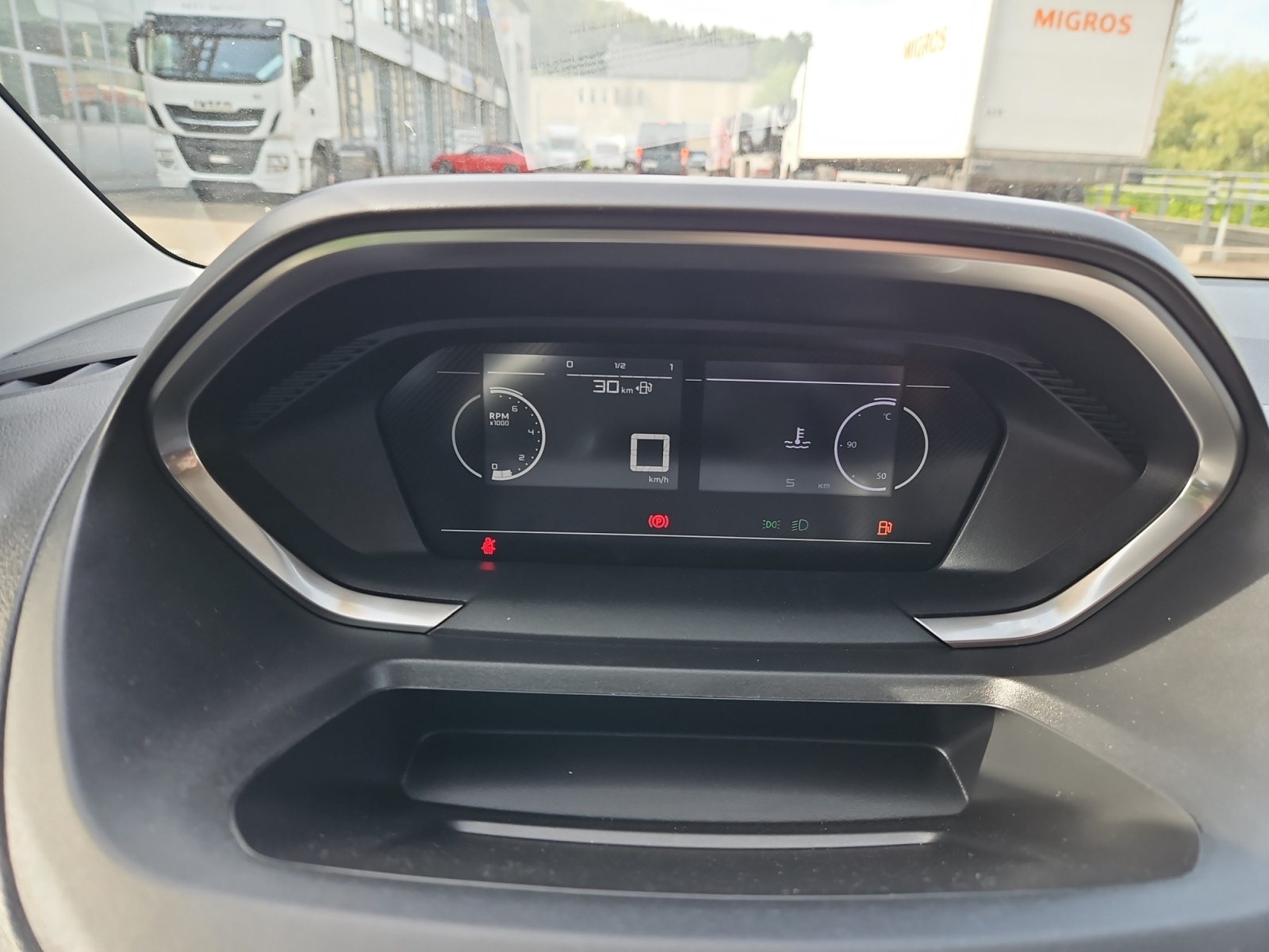 PEUGEOT Partner 1.5 Blue HDi Standard 650kg * Holzboden * Durchladeluke für lange Gegenstände *CarPlay Kabellos-image-10