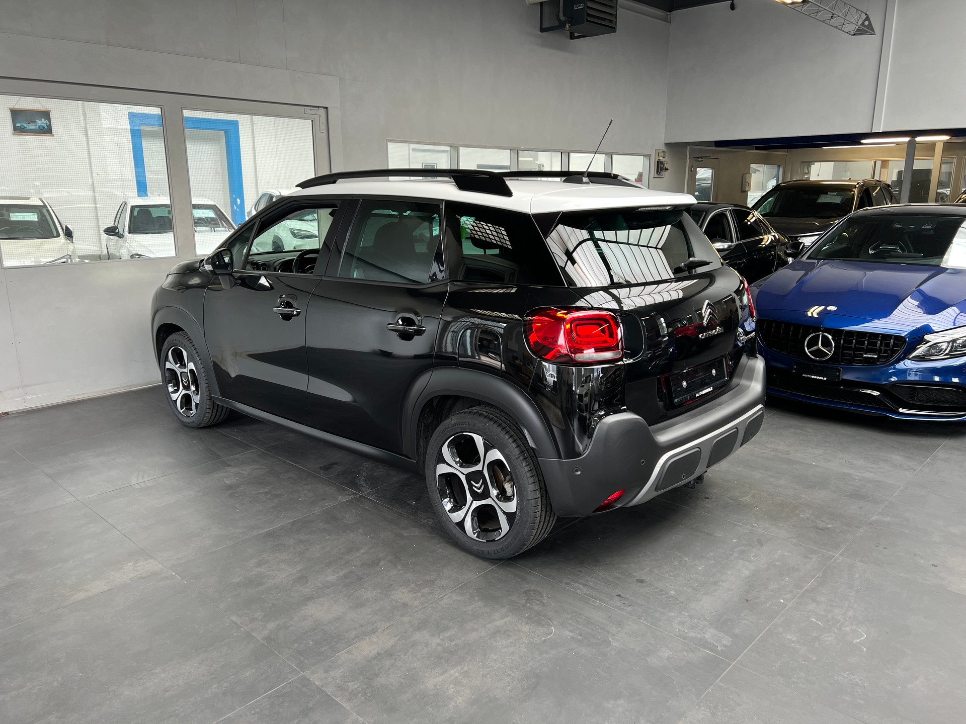 CITROEN C3 Aircross 1.2i PureTech Shine-image-1