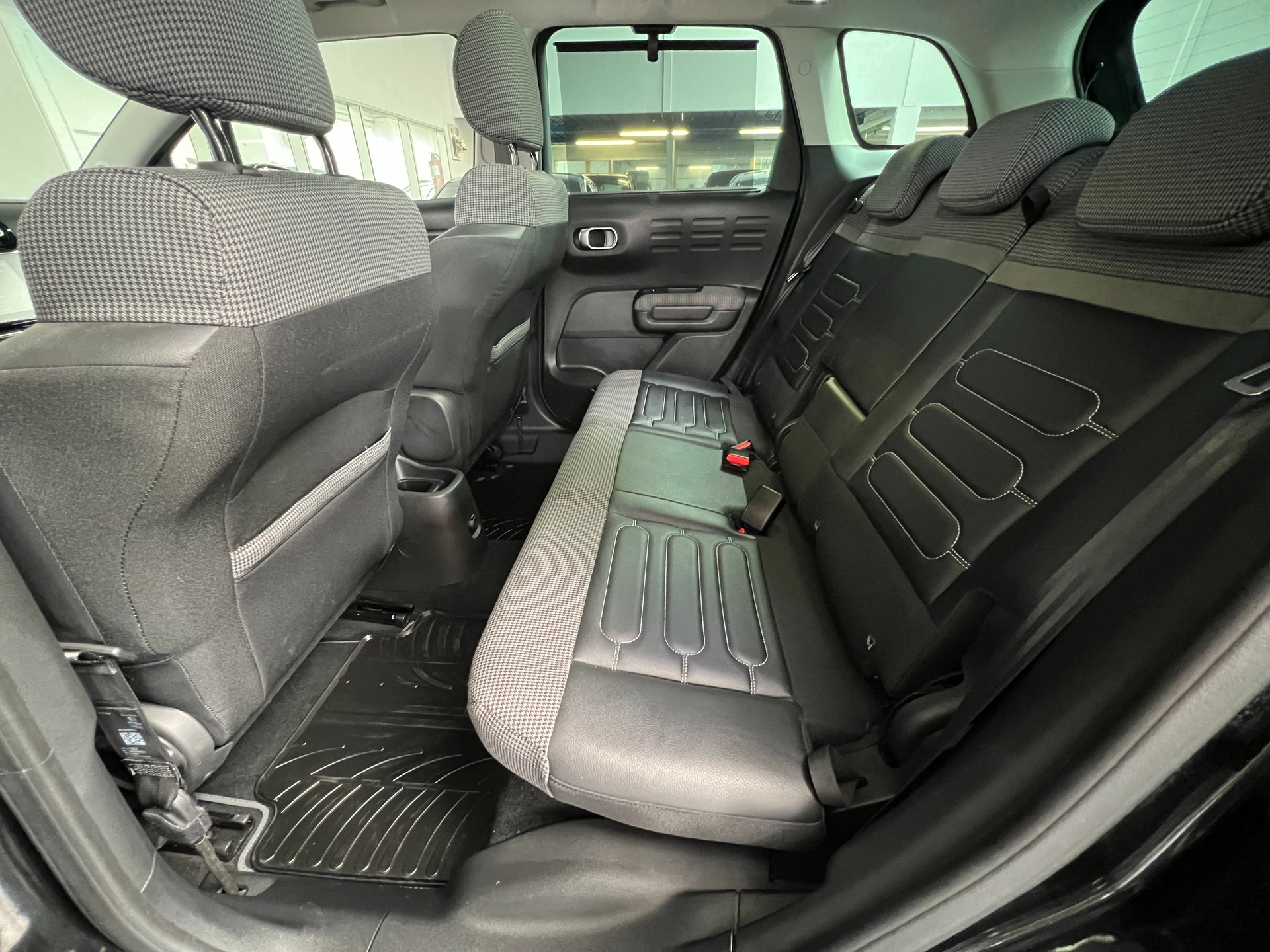 CITROEN C3 Aircross 1.2i PureTech Shine-image-10