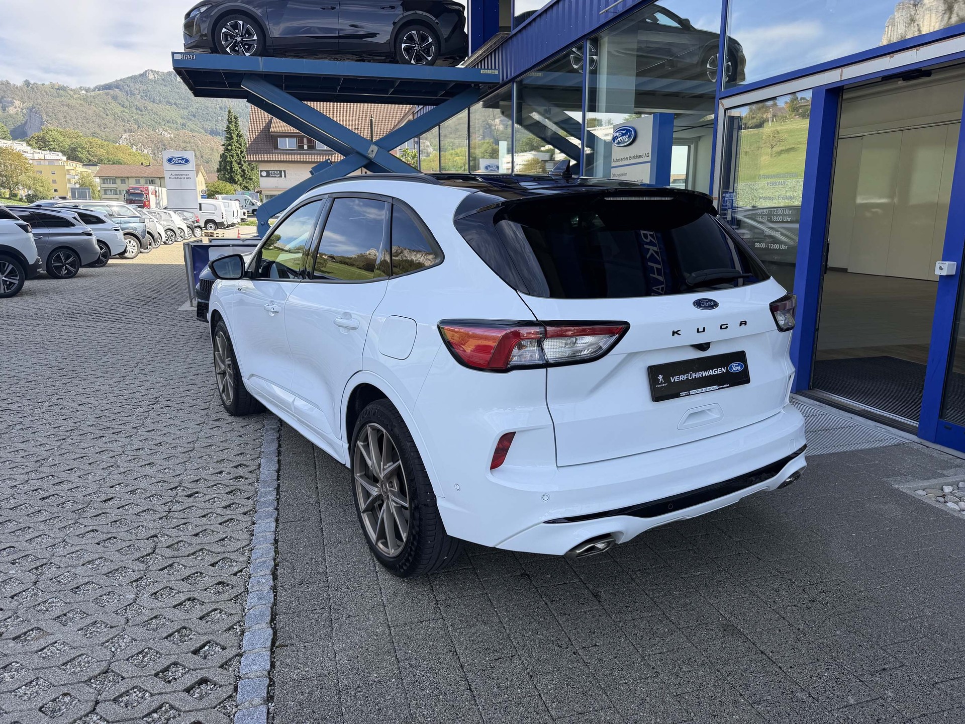 FORD Kuga 2.5 Hybrid ST-Line X 4x4-showroom-element-2