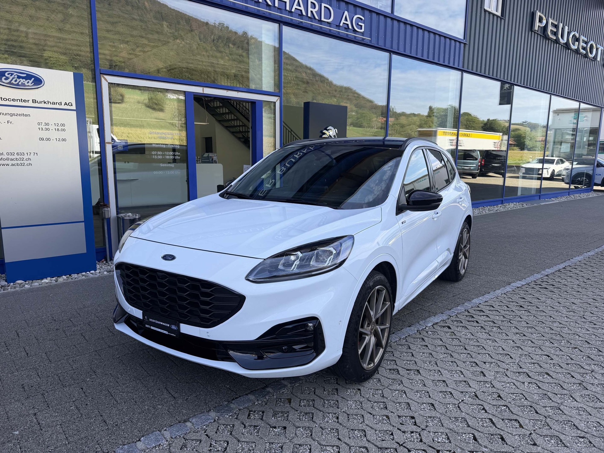 FORD Kuga 2.5 Hybrid ST-Line X 4x4-showroom-element-1