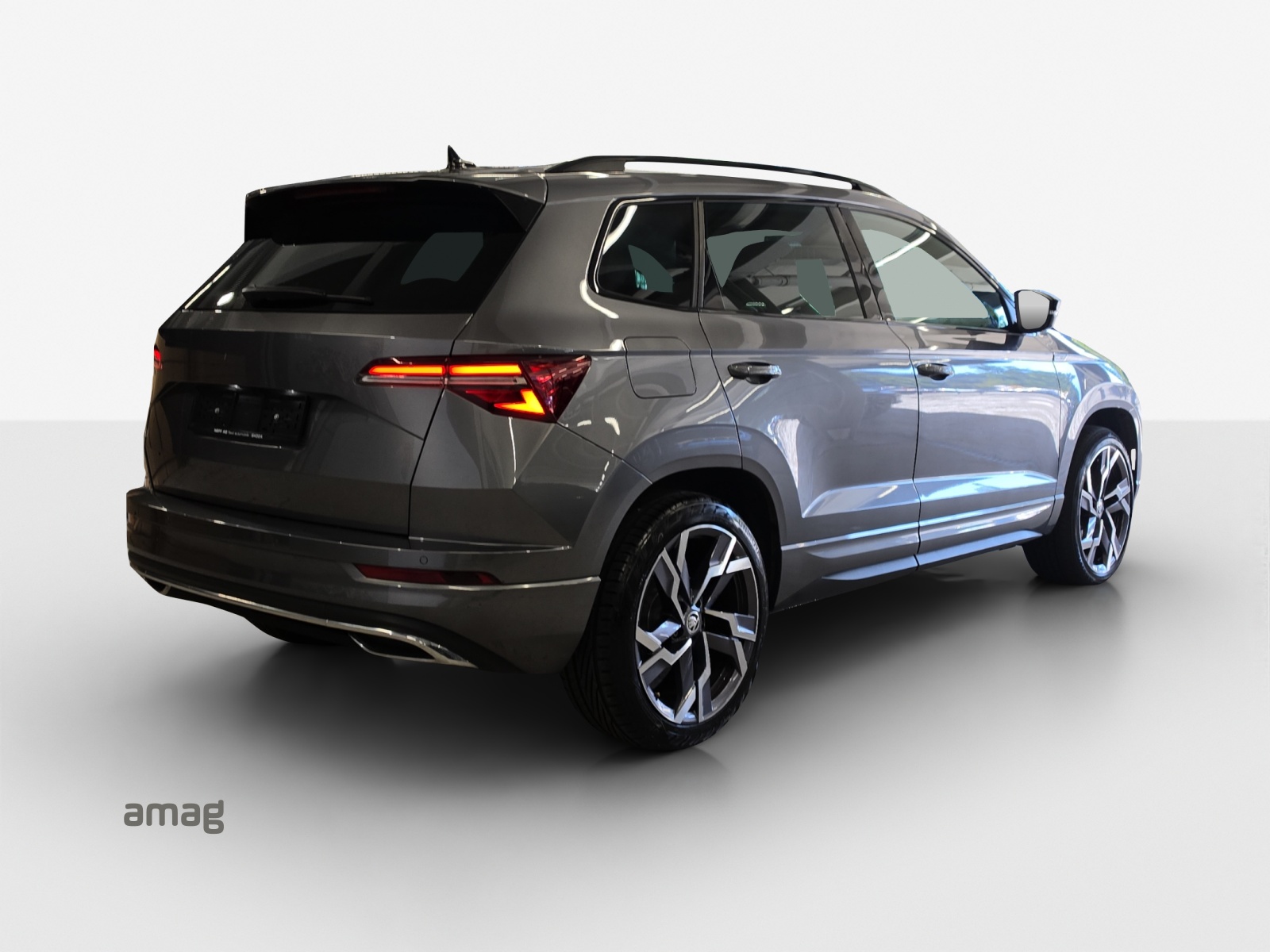 SKODA Karoq 2.0 TDI CR Sport Line 4x4 DSG-image-4