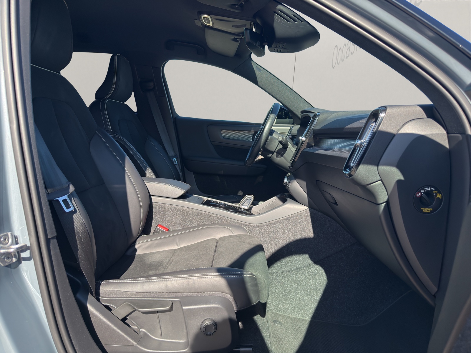 VOLVO XC40 T3 R-Design Geartronic-image-9