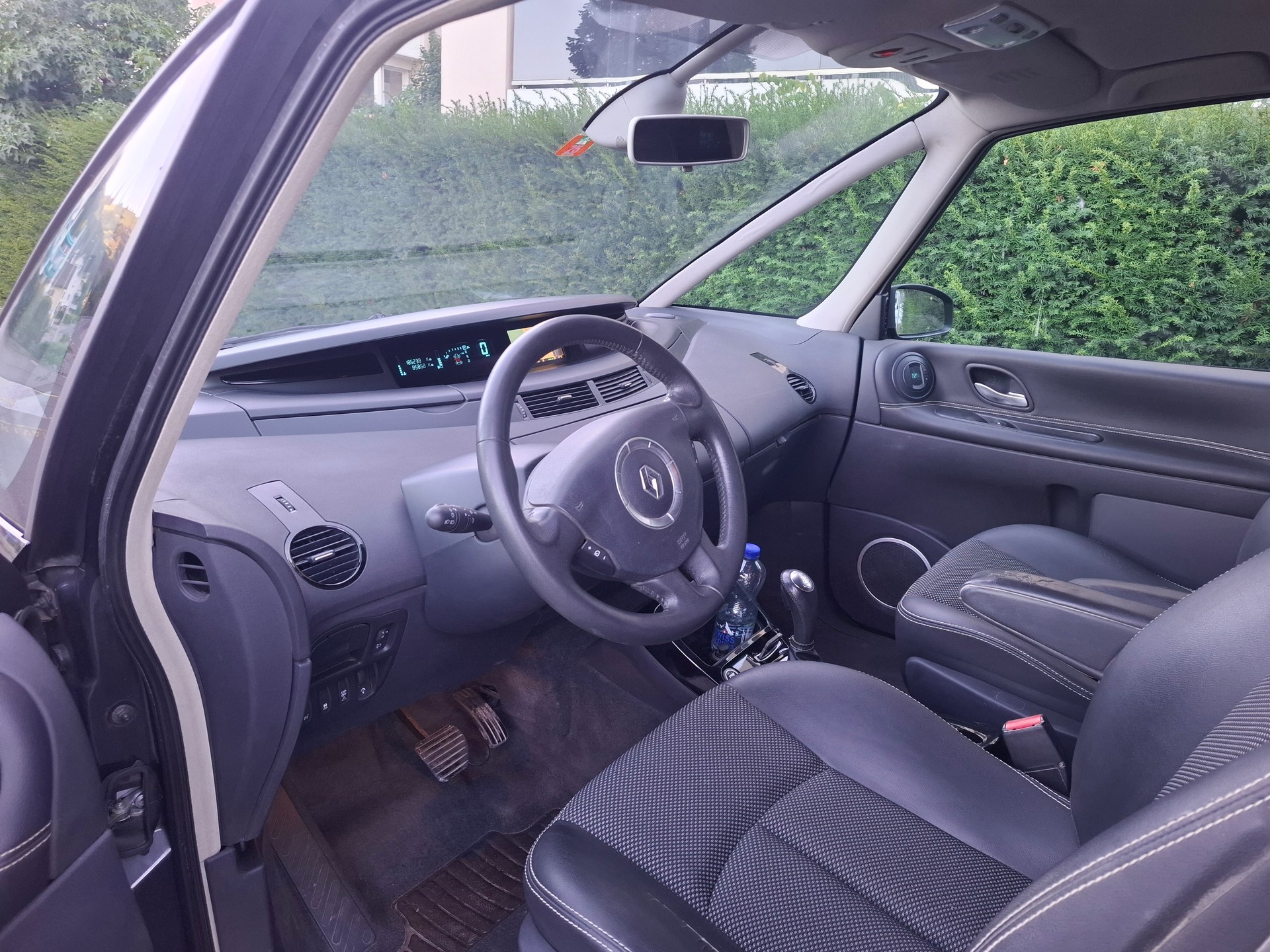 RENAULT Grand Espace 2.0 dCi Dynamique Automatic-image-4