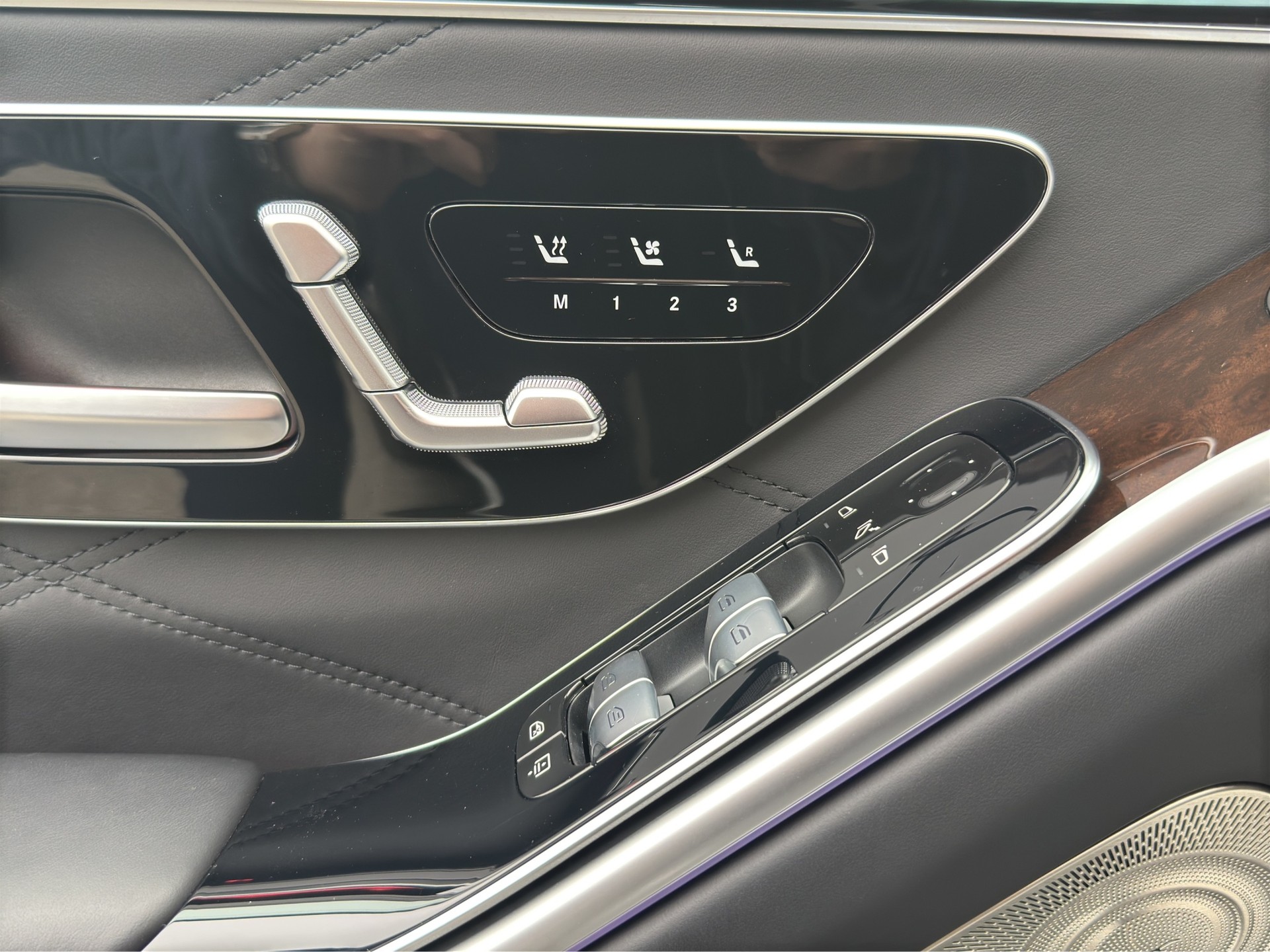 MERCEDES-BENZ S 63 AMG E Performance 4Matic 4x4 Modell 2025 Drive Pilot-image-25