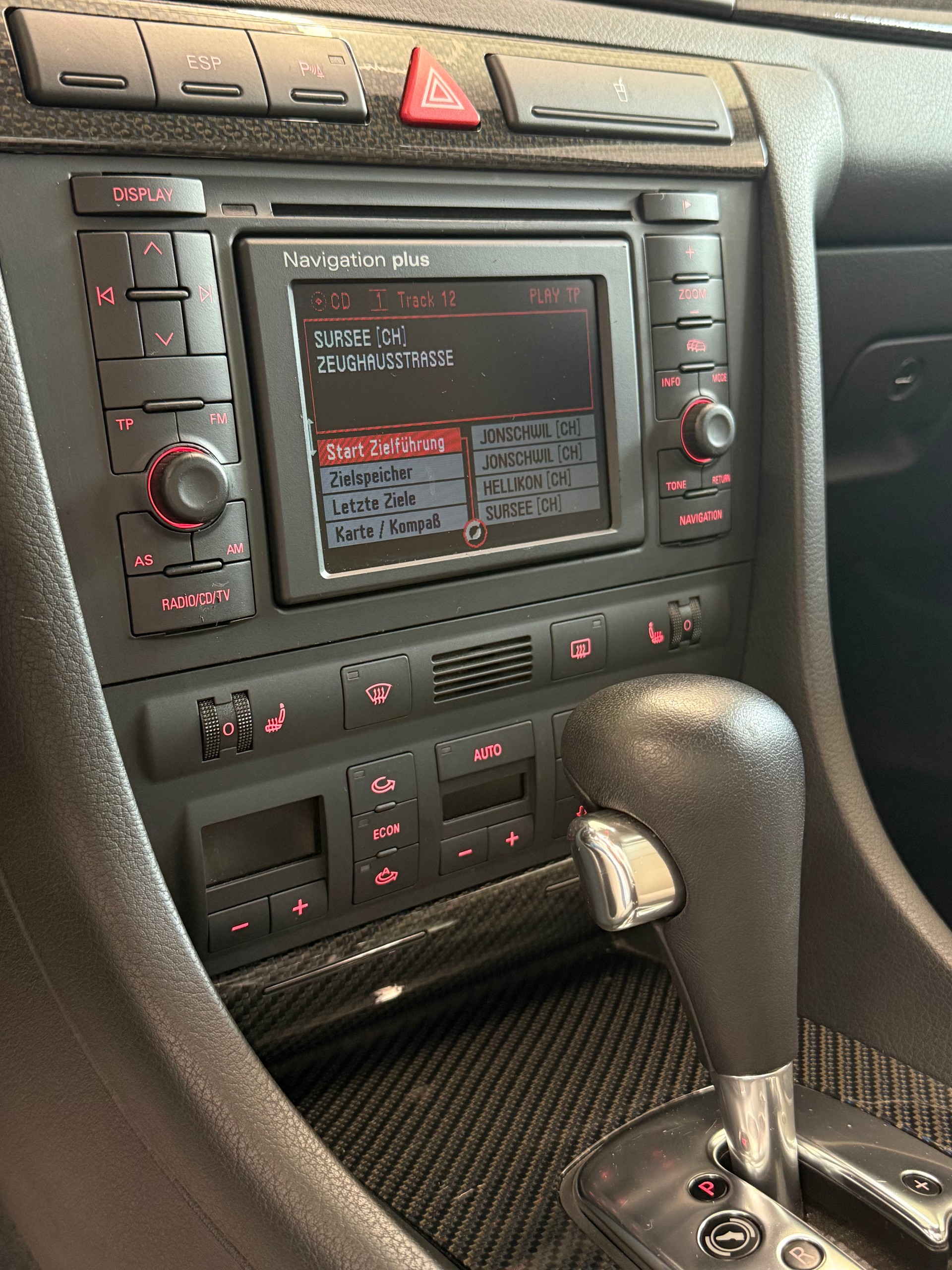 AUDI S6 Avant quattro tiptronic-image-23