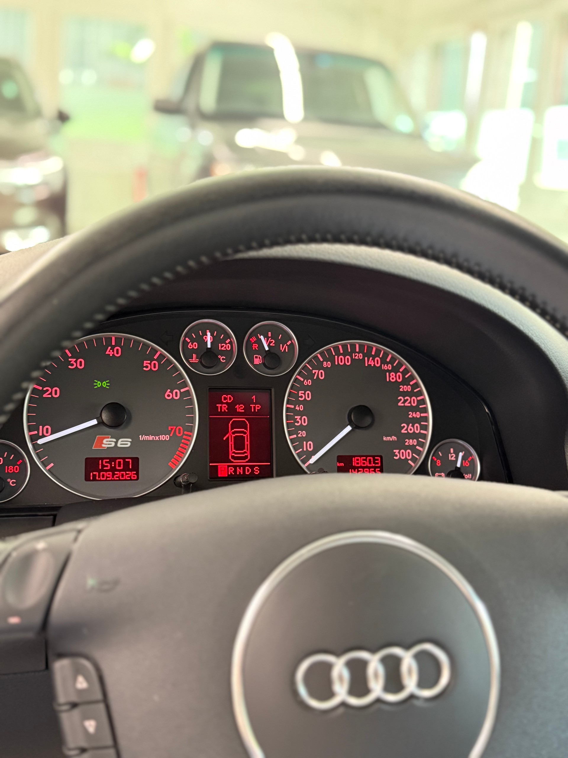 AUDI S6 Avant quattro tiptronic-image-19