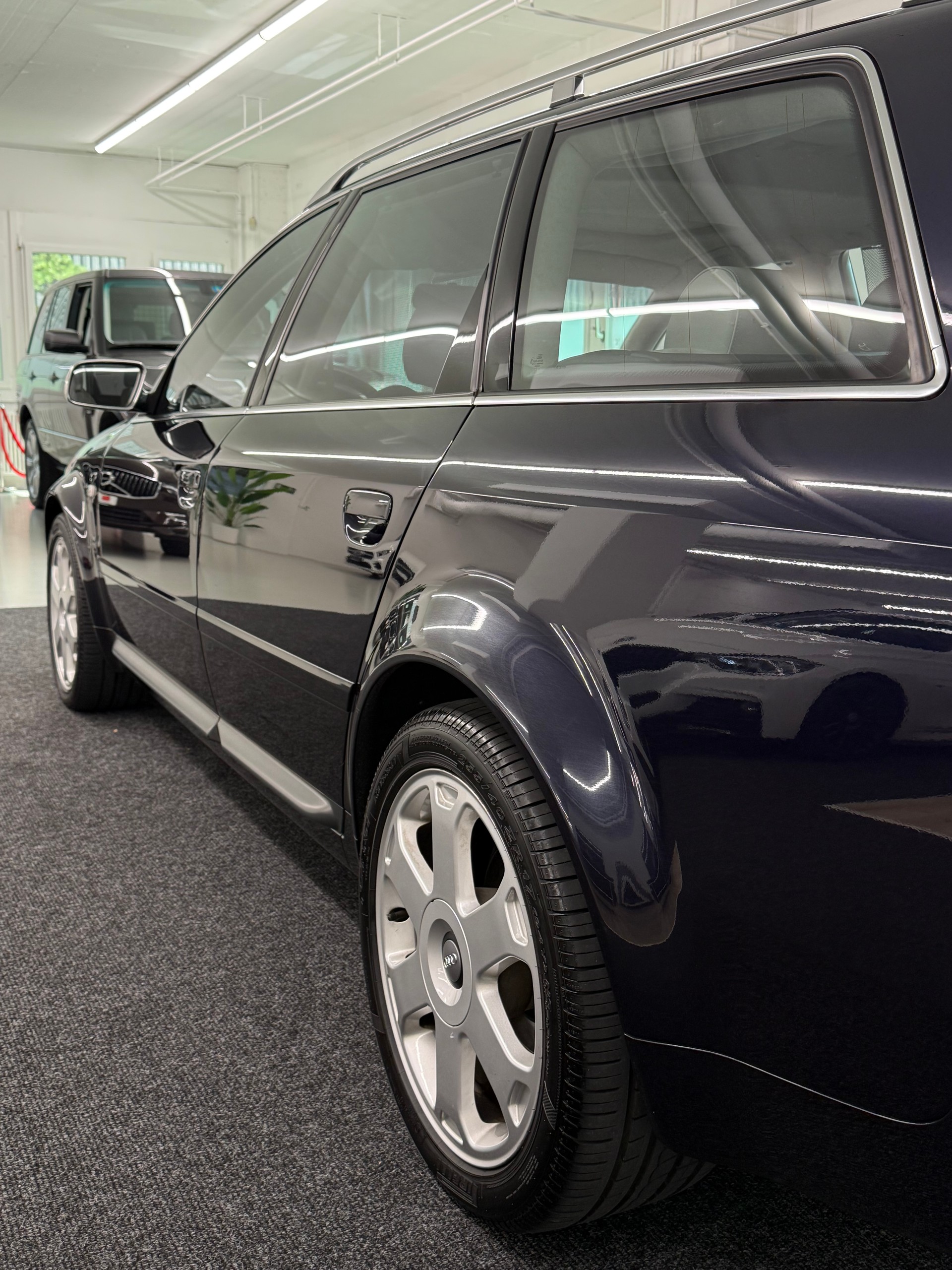 AUDI S6 Avant quattro tiptronic-image-13