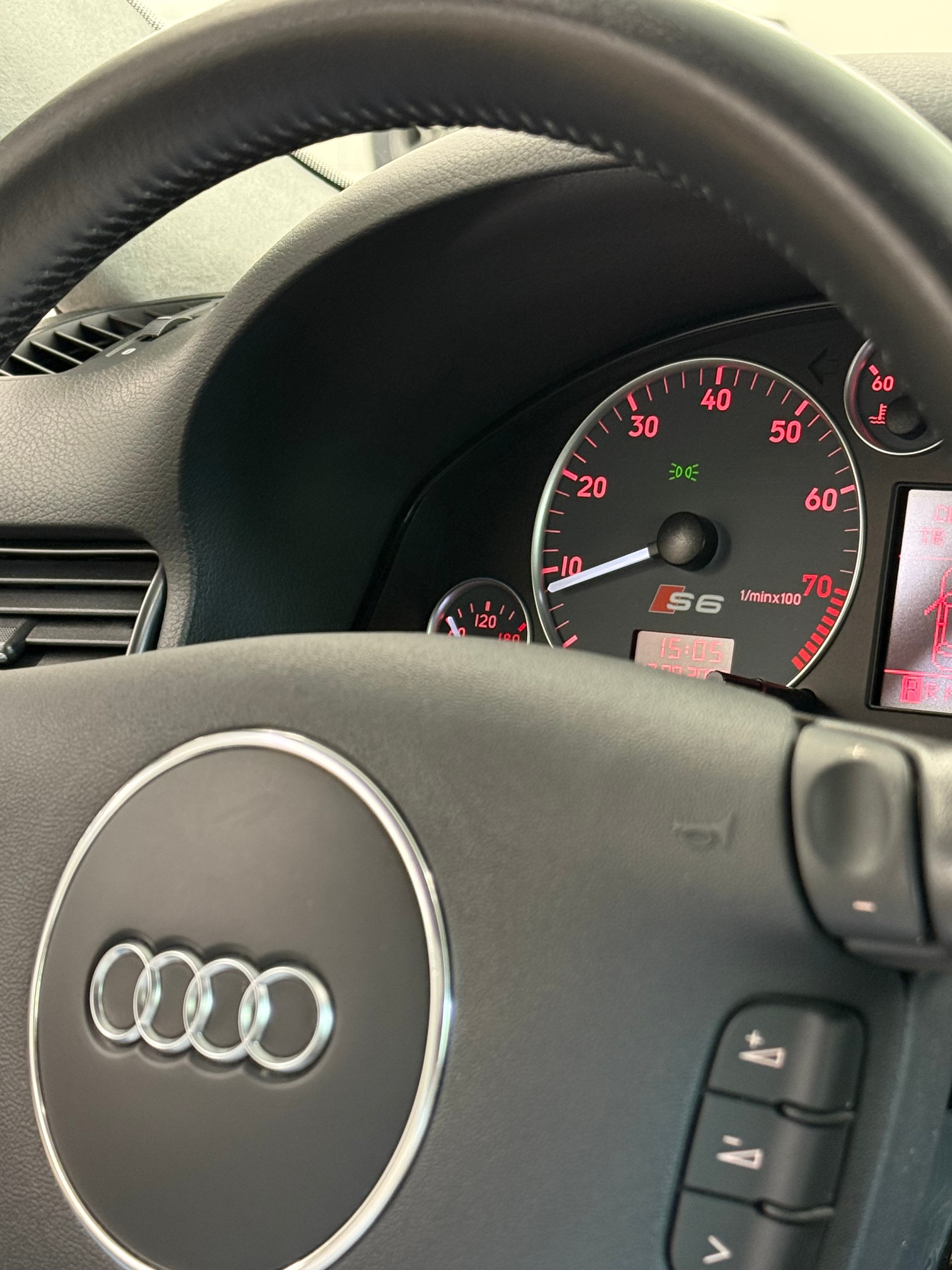 AUDI S6 Avant quattro tiptronic-image-20