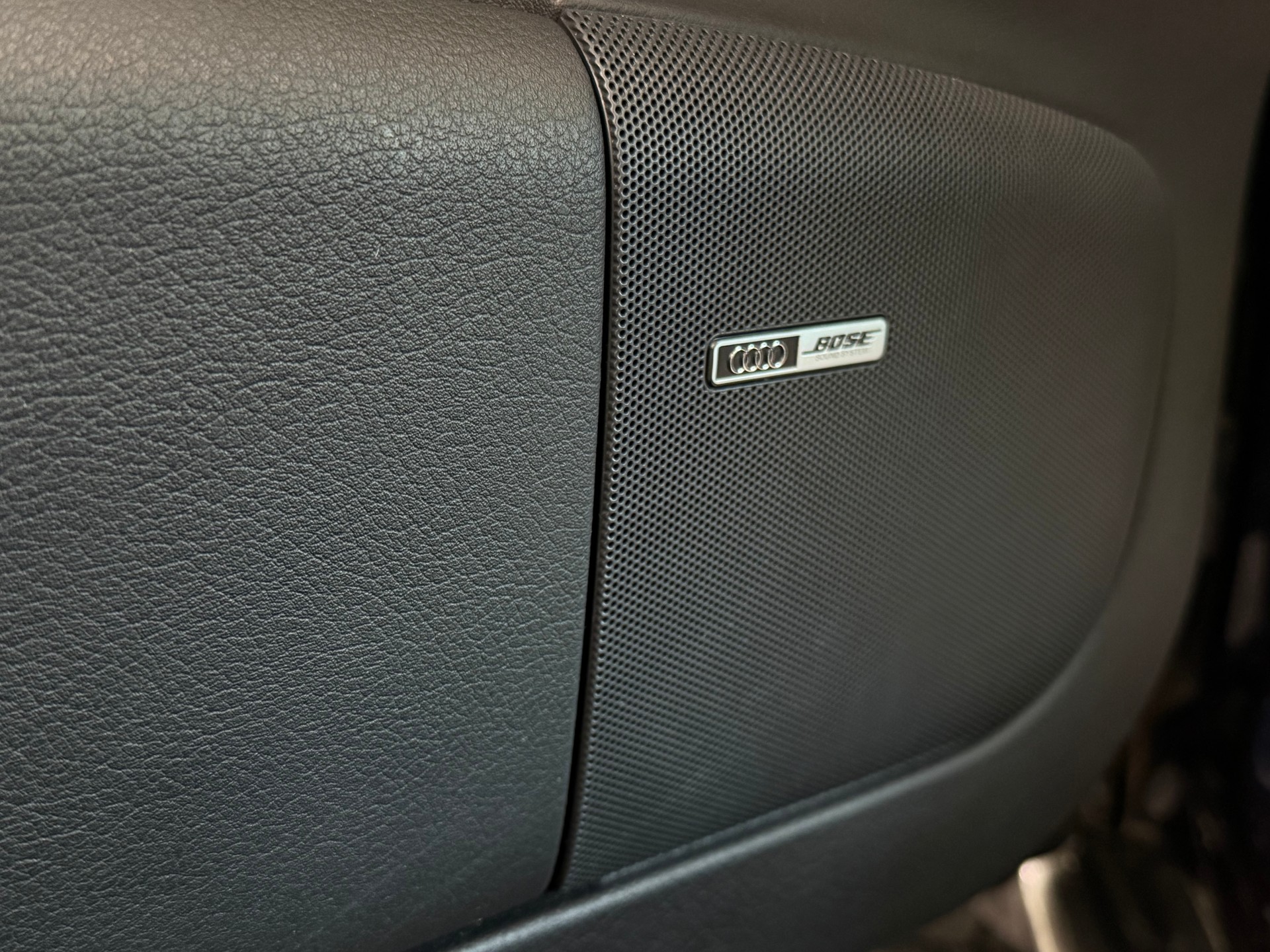 AUDI S6 Avant quattro tiptronic-image-28