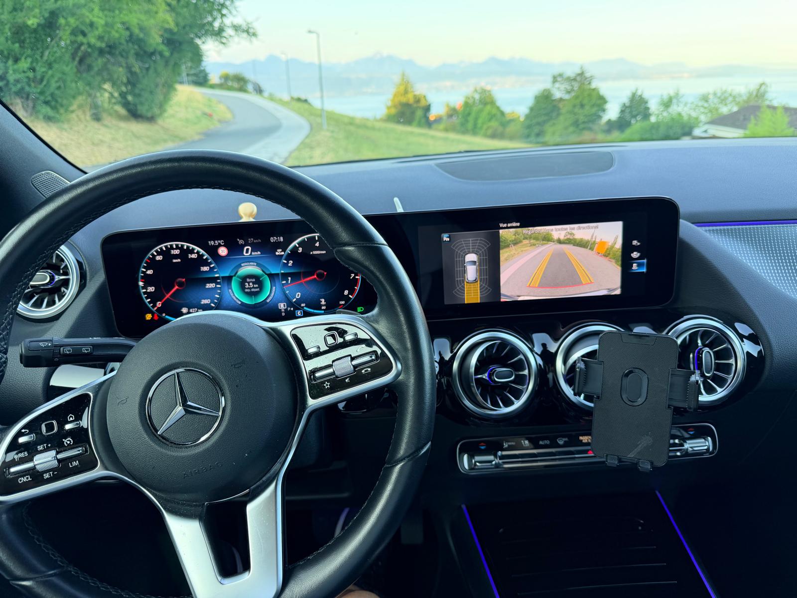 MERCEDES-BENZ GLA 180 Progressive