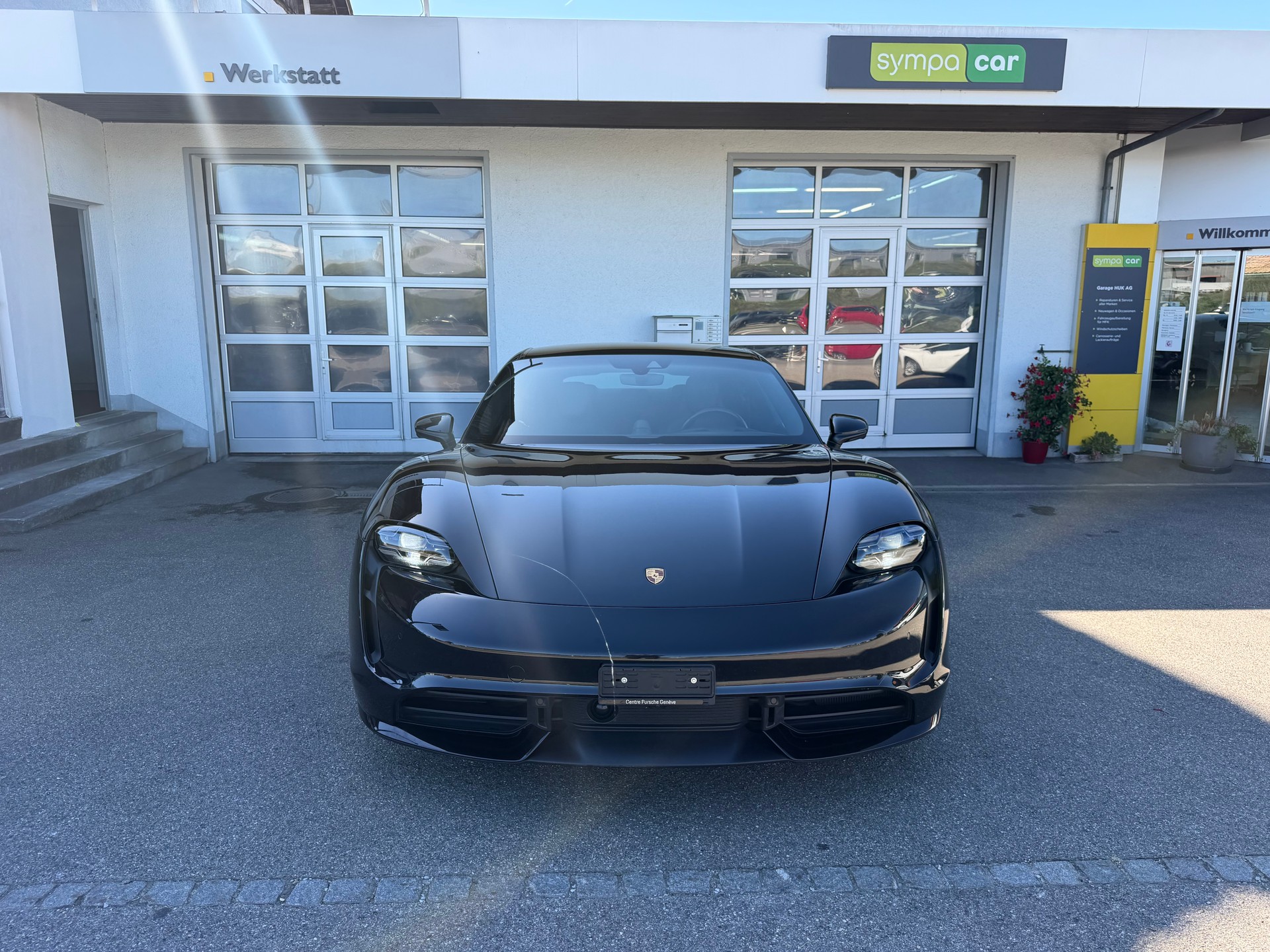 PORSCHE Taycan Turbo+++FRISCH AB MFK+++-showroom-element-3