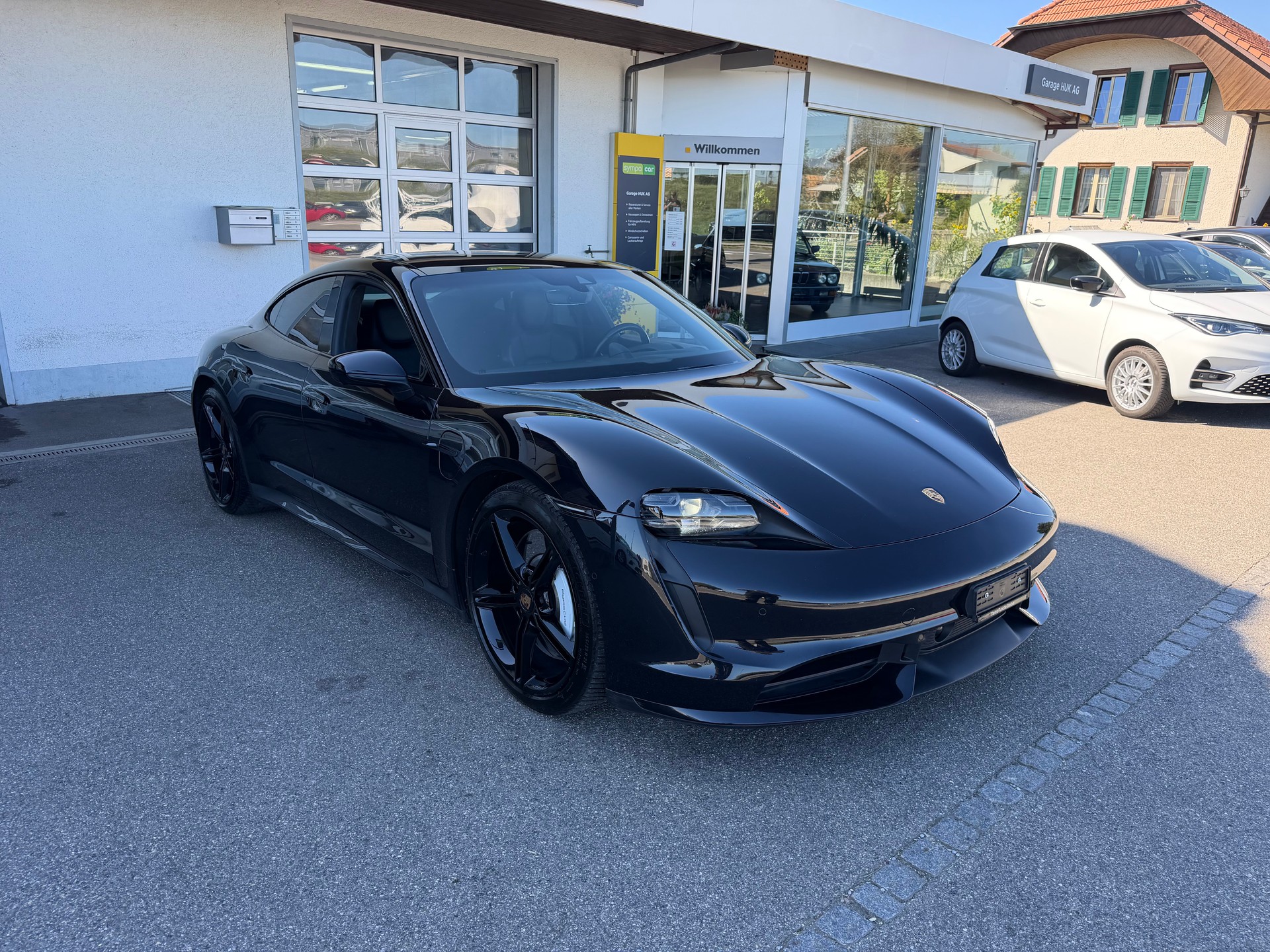 PORSCHE Taycan Turbo+++FRISCH AB MFK+++