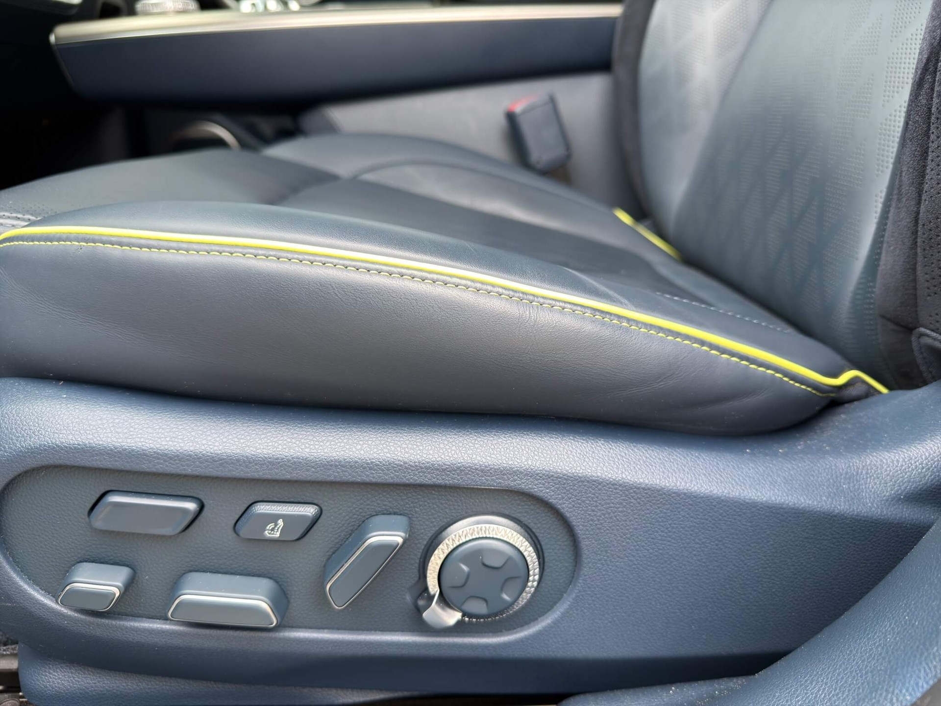 GENESIS GV60 Dual Motor Sport Plus AWD-image-12
