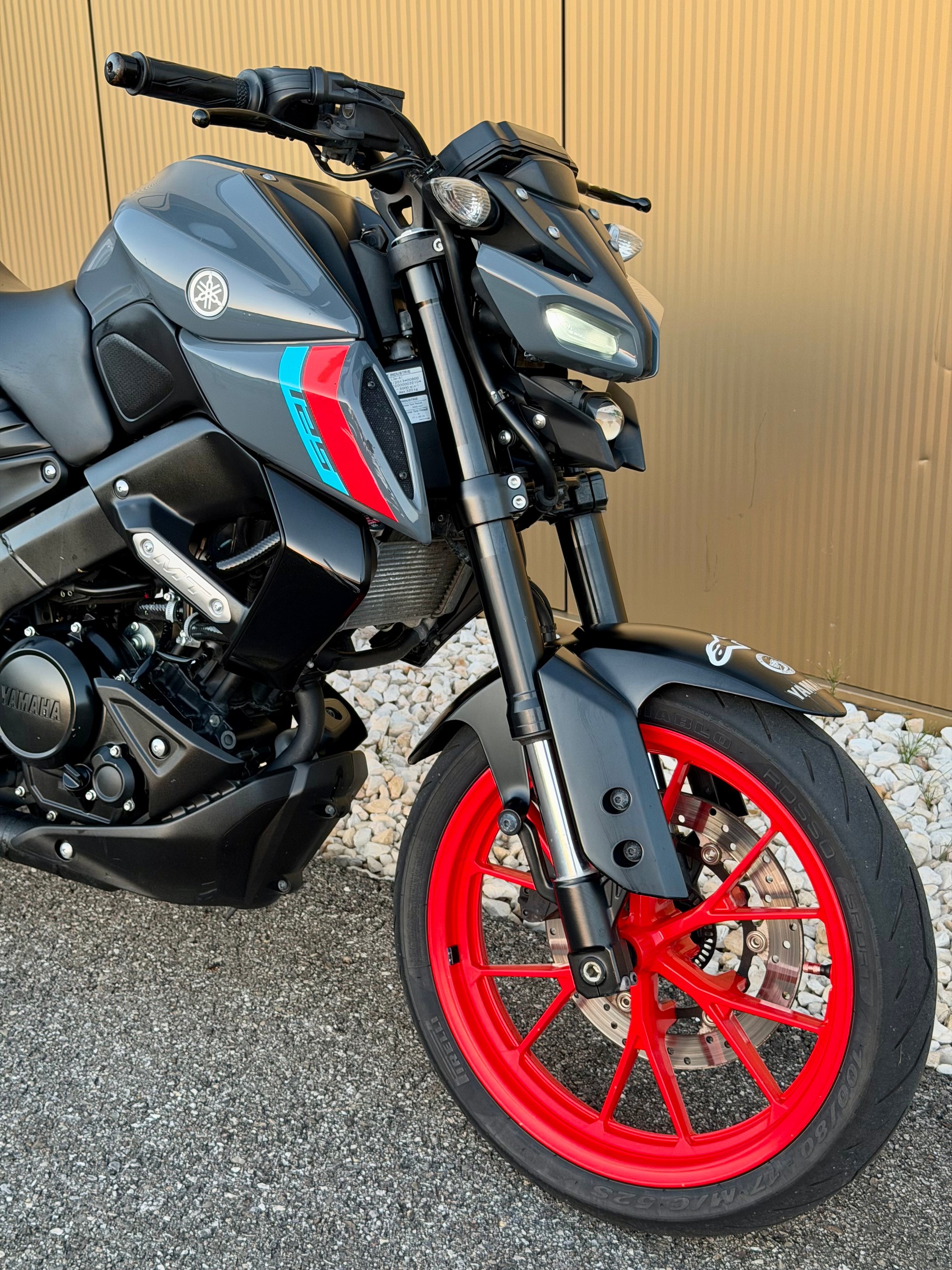 YAMAHA MT-125 ABS-image-1