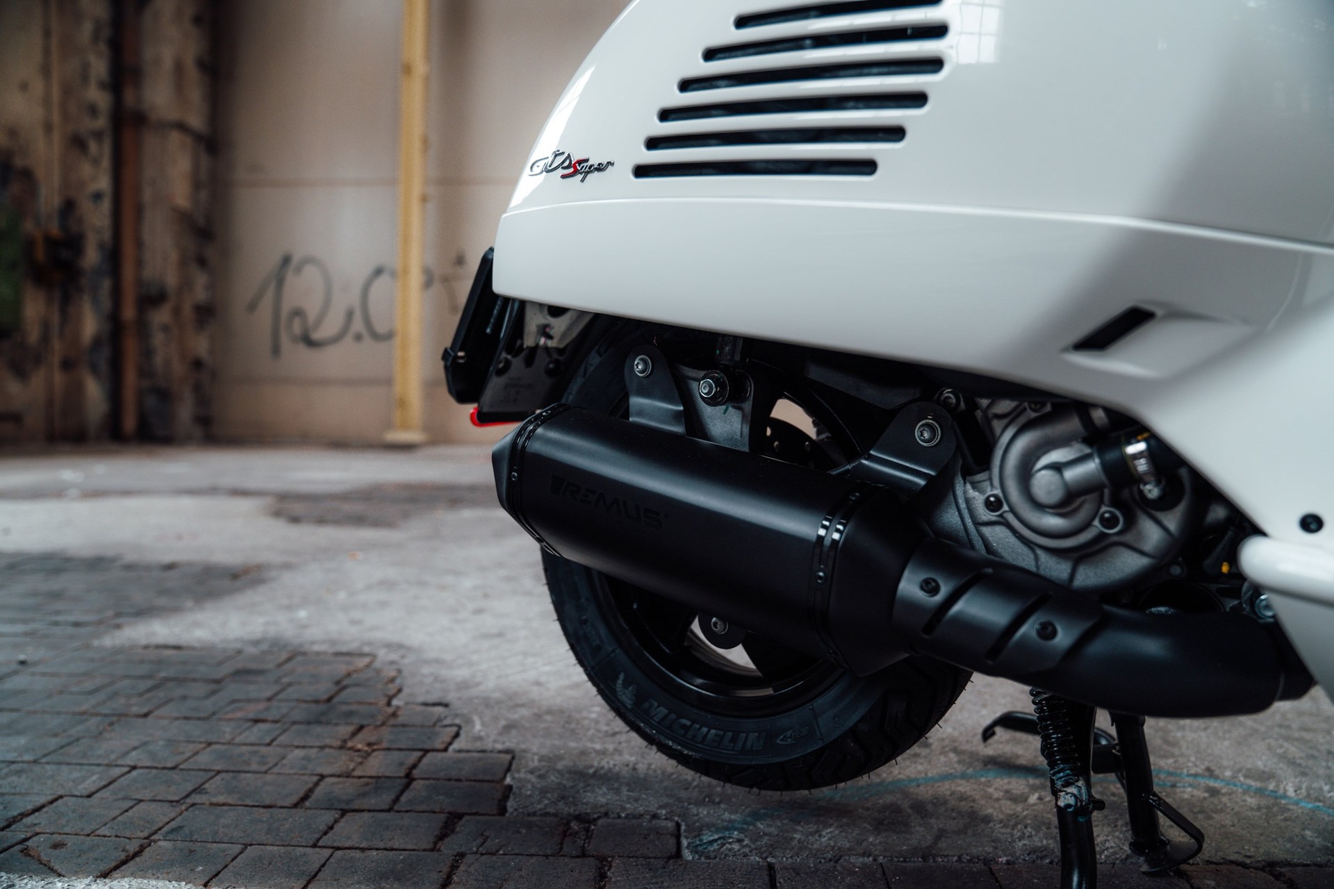 PIAGGIO Vespa GTS 300 HPE Super ABS/ASR-image-11