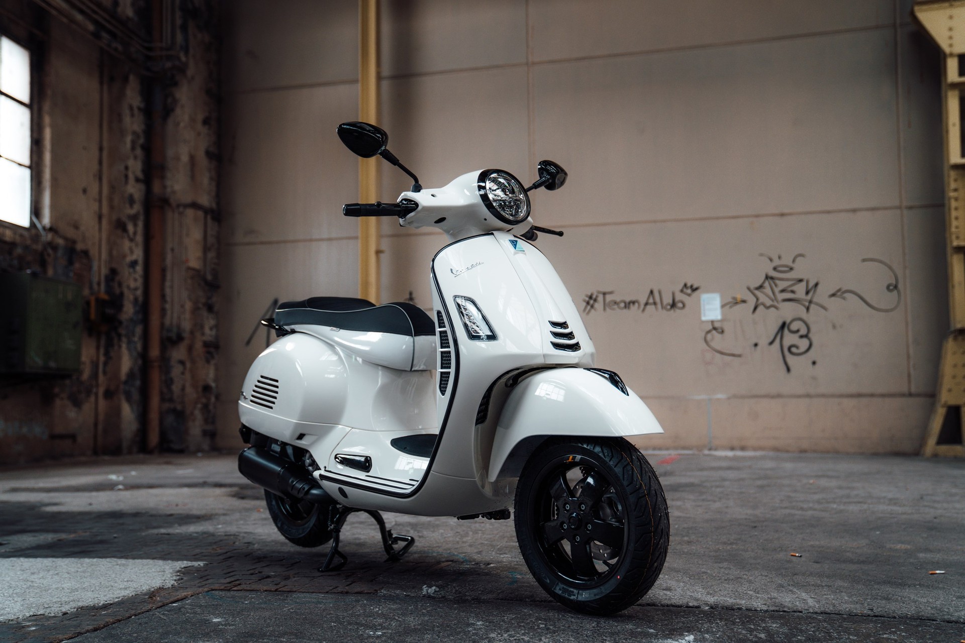 PIAGGIO Vespa GTS 300 HPE Super ABS/ASR-image-3