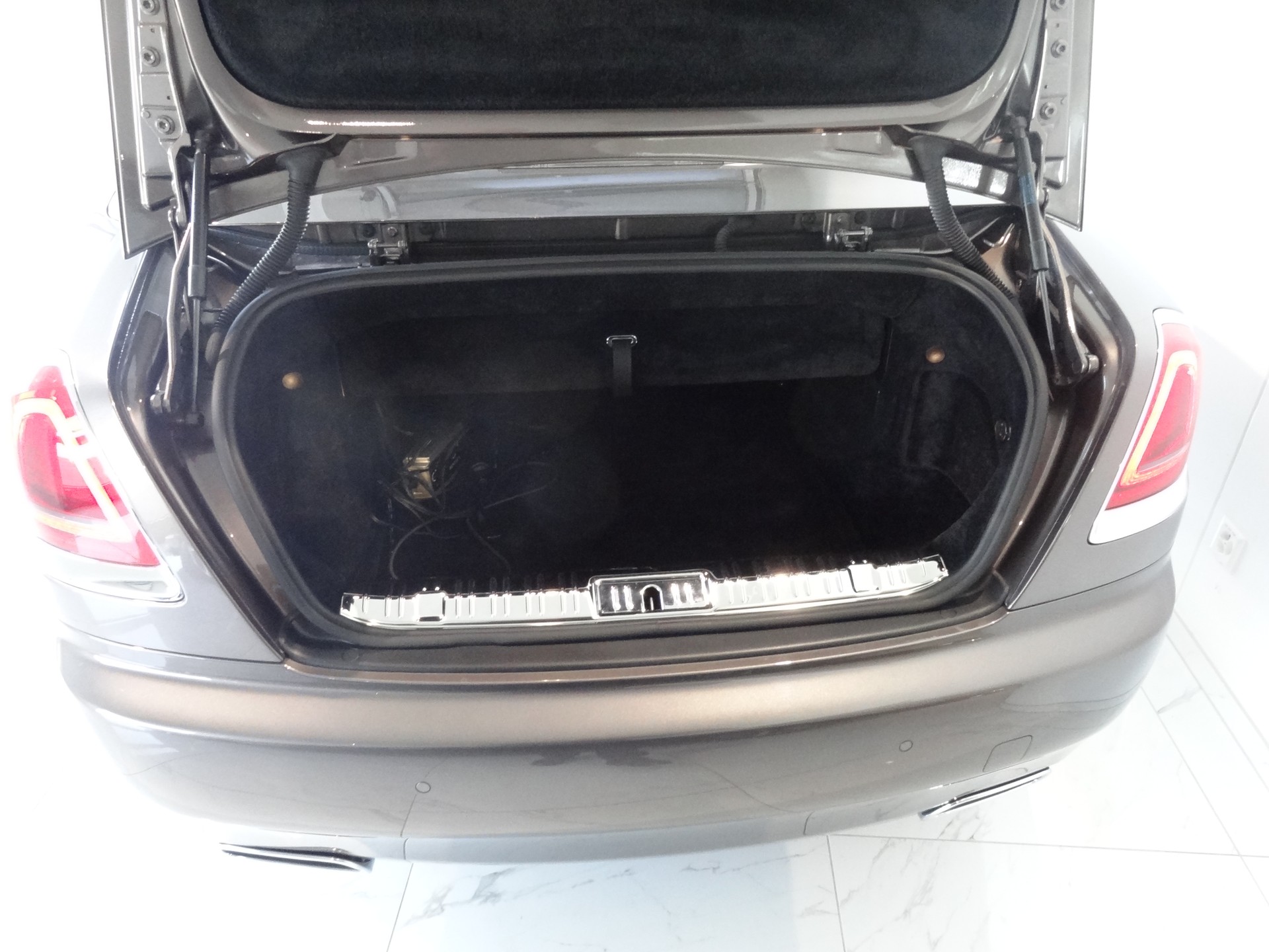 ROLLS-ROYCE Dawn 6.6 V12-image-9